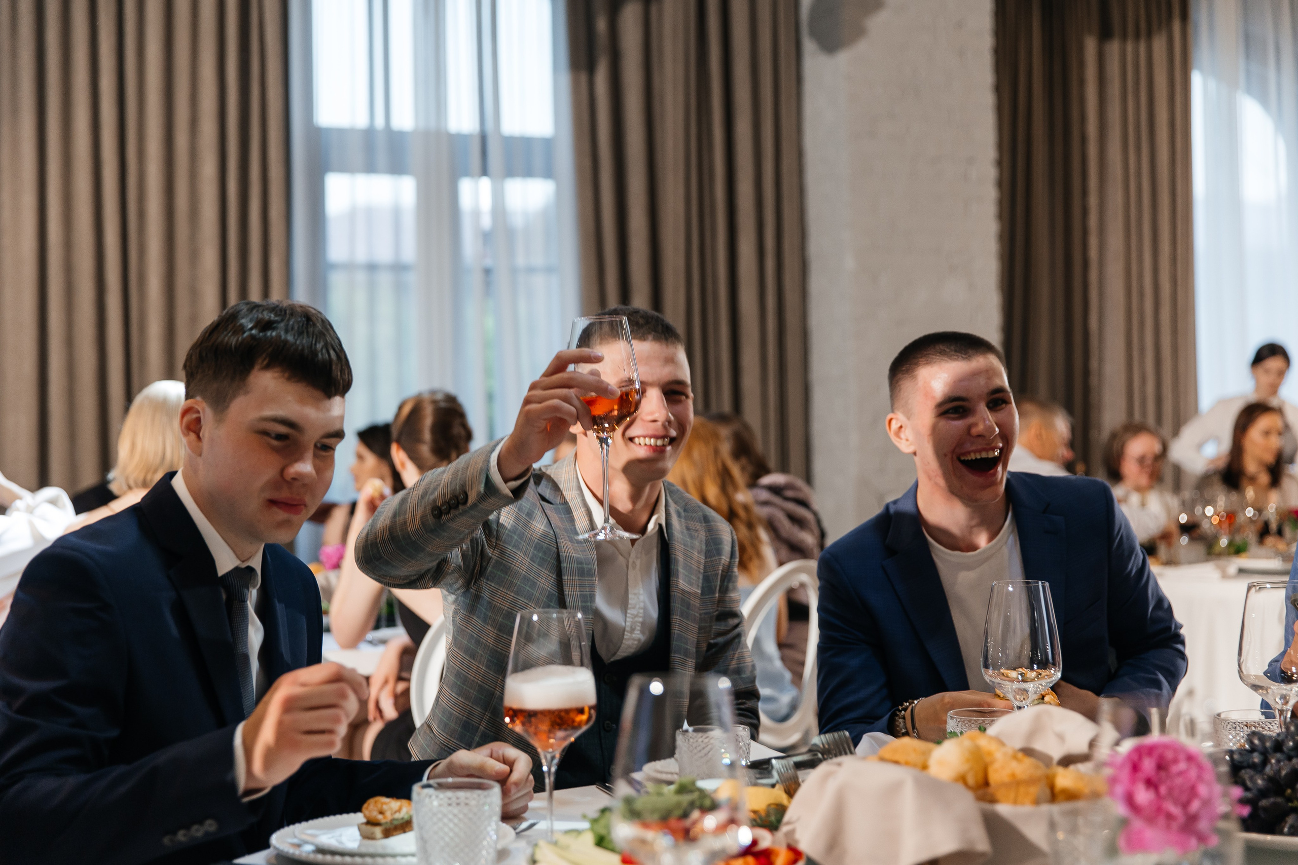 2023-06-23 Выпускной МБОУ СОШ № 10. Фотограф в Красноярске