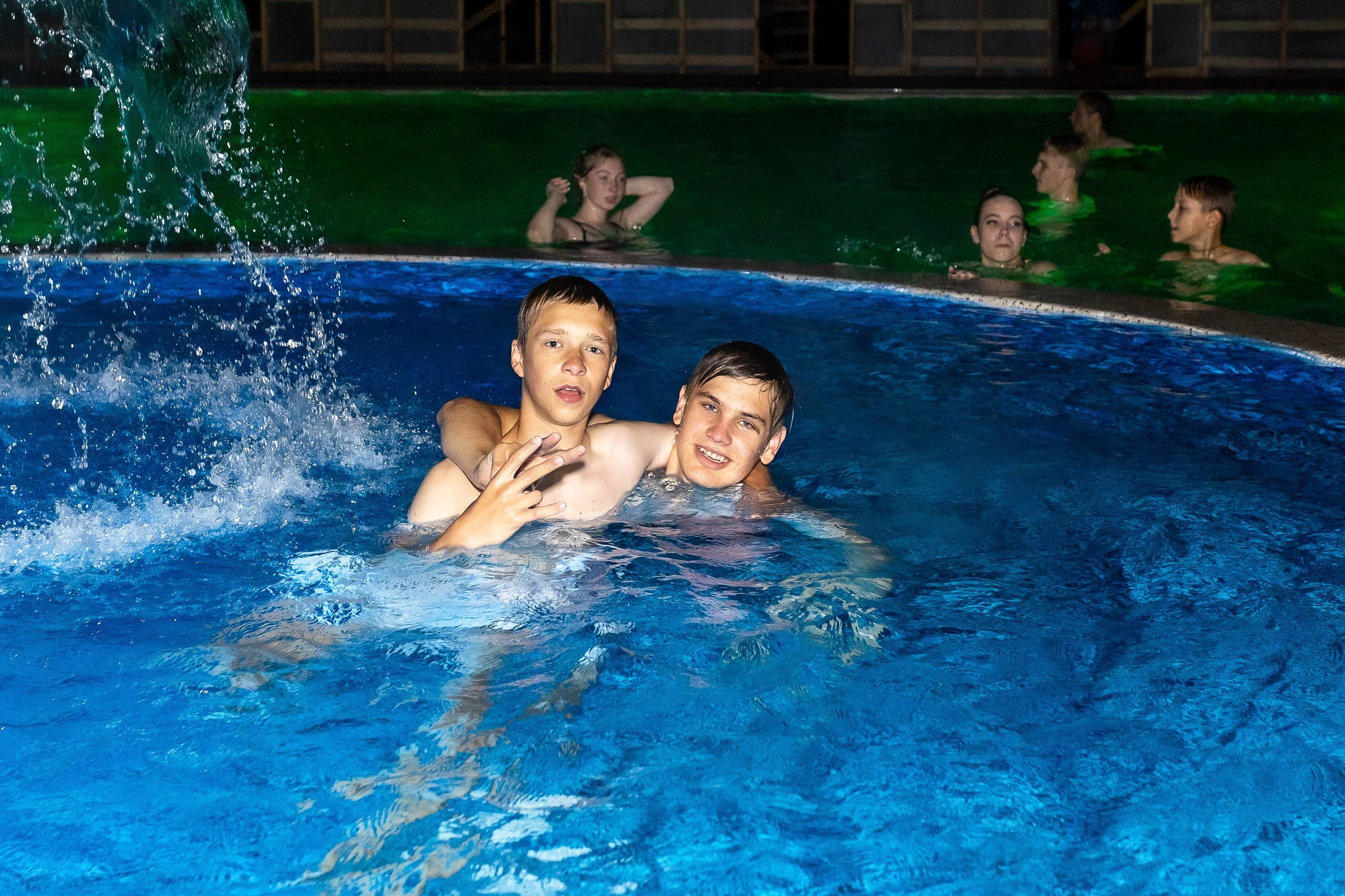 Вручение аттестата и выпускной вечер. Выпускные альбомы Майкоп, Краснодар Елена Золотарева