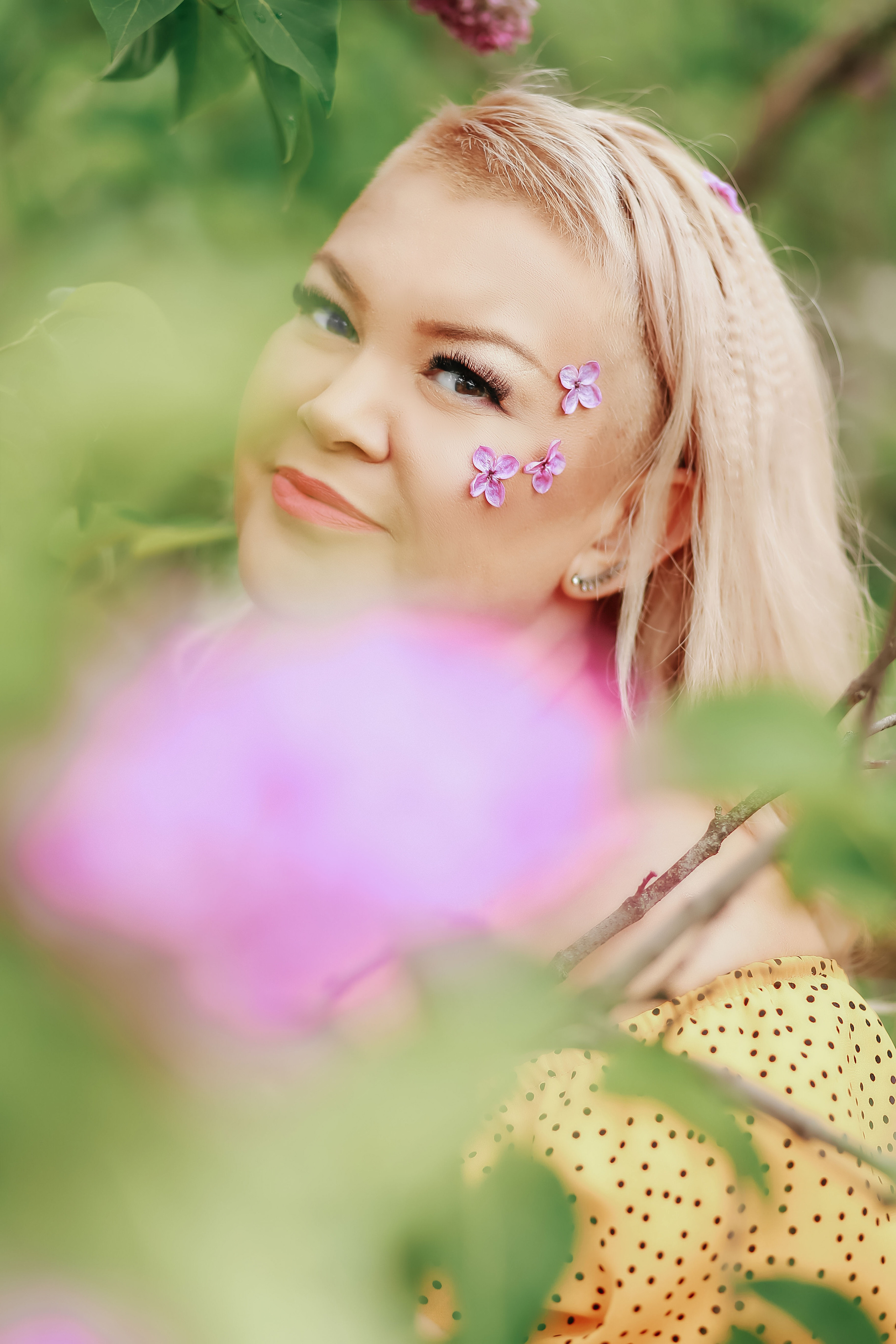 Фотосессия в сирени. Иванова Ирина Свадебный и семейный фотограф г. Уфа