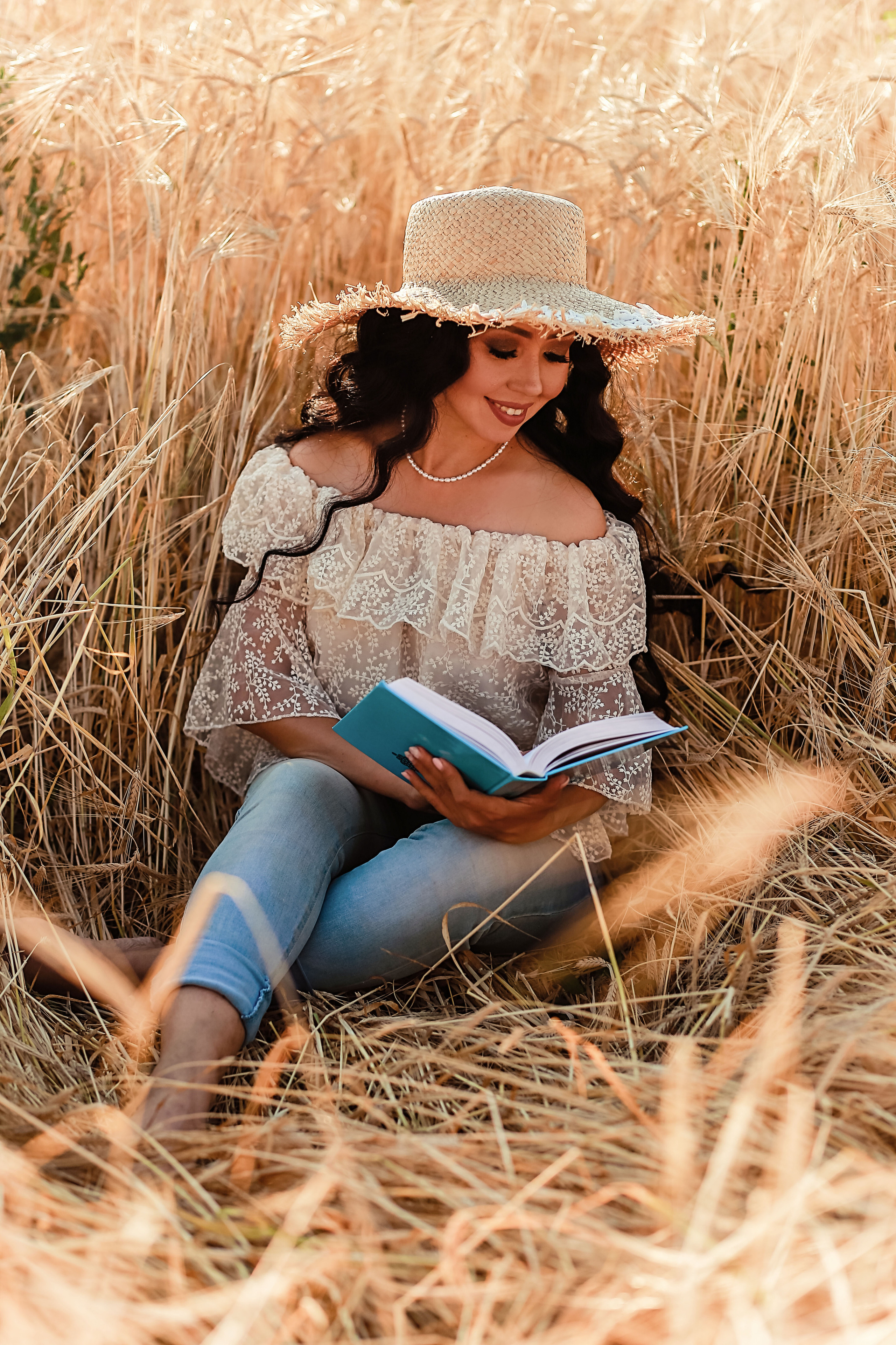 Фотосессия в поле пшеницы и фотосессия с лодкой. Иванова Ирина Свадебный и семейный фотограф г. Уфа