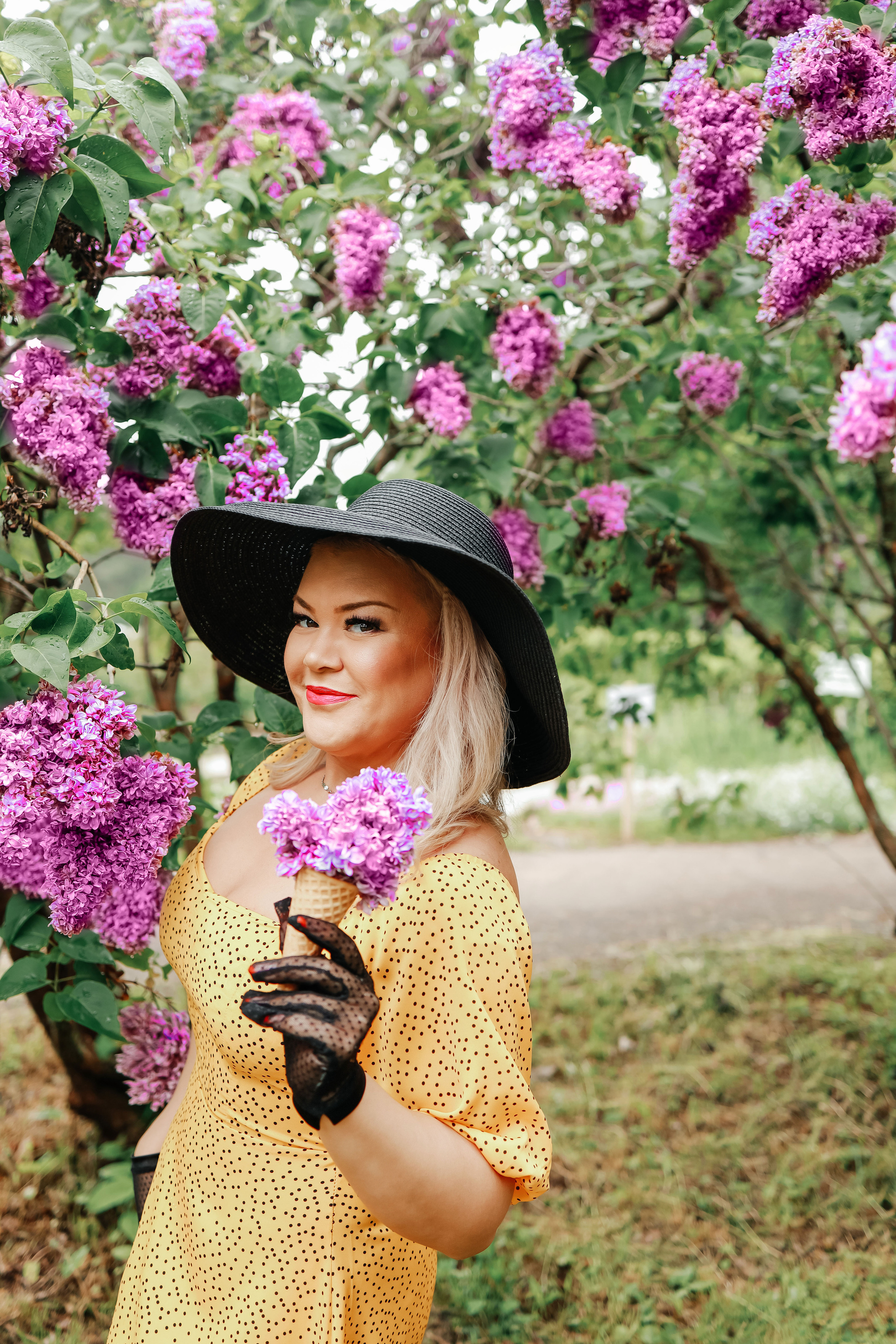 Фотосессия в сирени. Иванова Ирина Свадебный и семейный фотограф г. Уфа