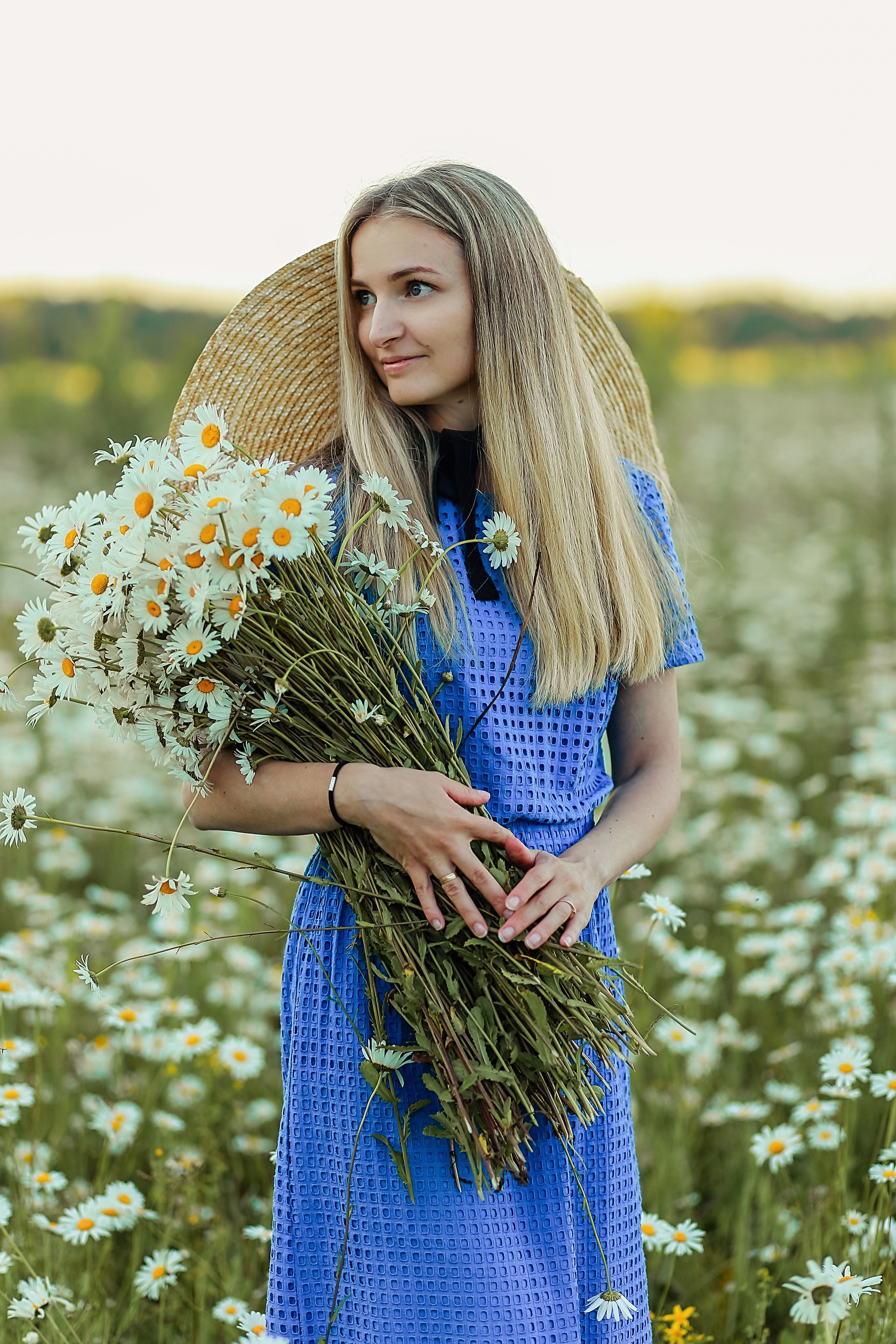 Фотосессия в ромашках. Иванова Ирина Свадебный и семейный фотограф г. Уфа