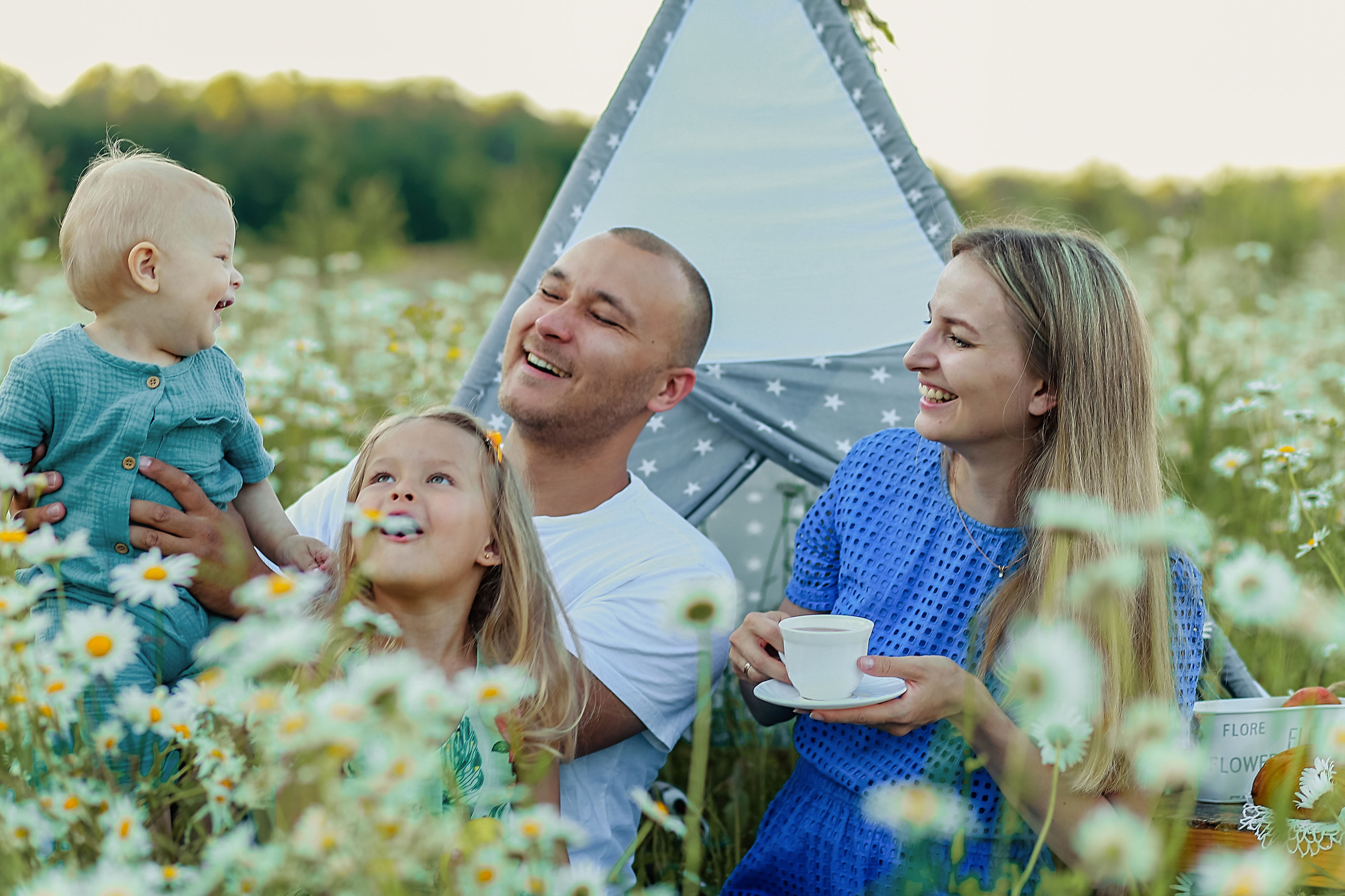 Фотосессия в ромашках. Иванова Ирина Свадебный и семейный фотограф г. Уфа