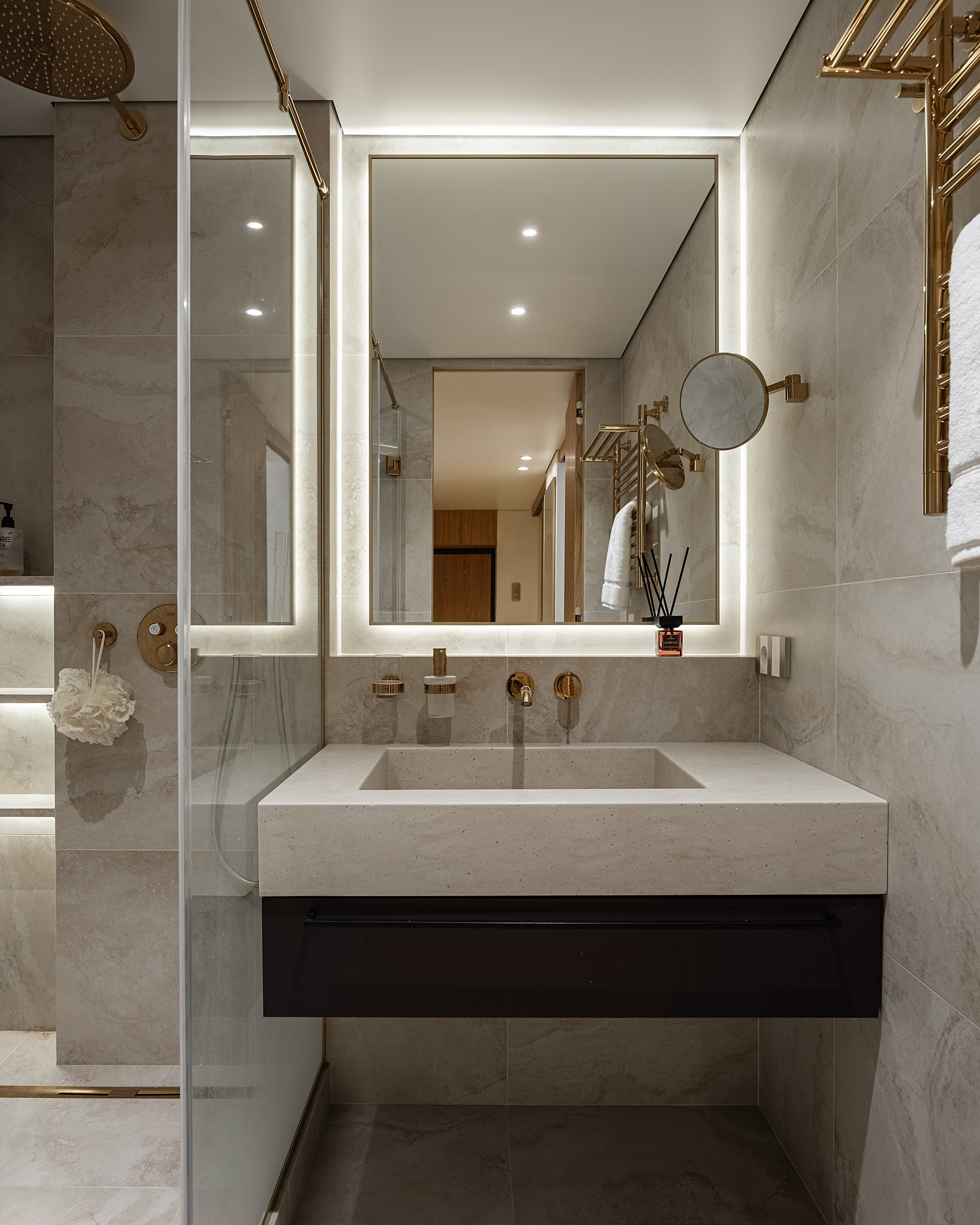 Гагарина. Фотограф и видеограф в Улан-Удэ: Аюна Габагуева и Артём Шаханов