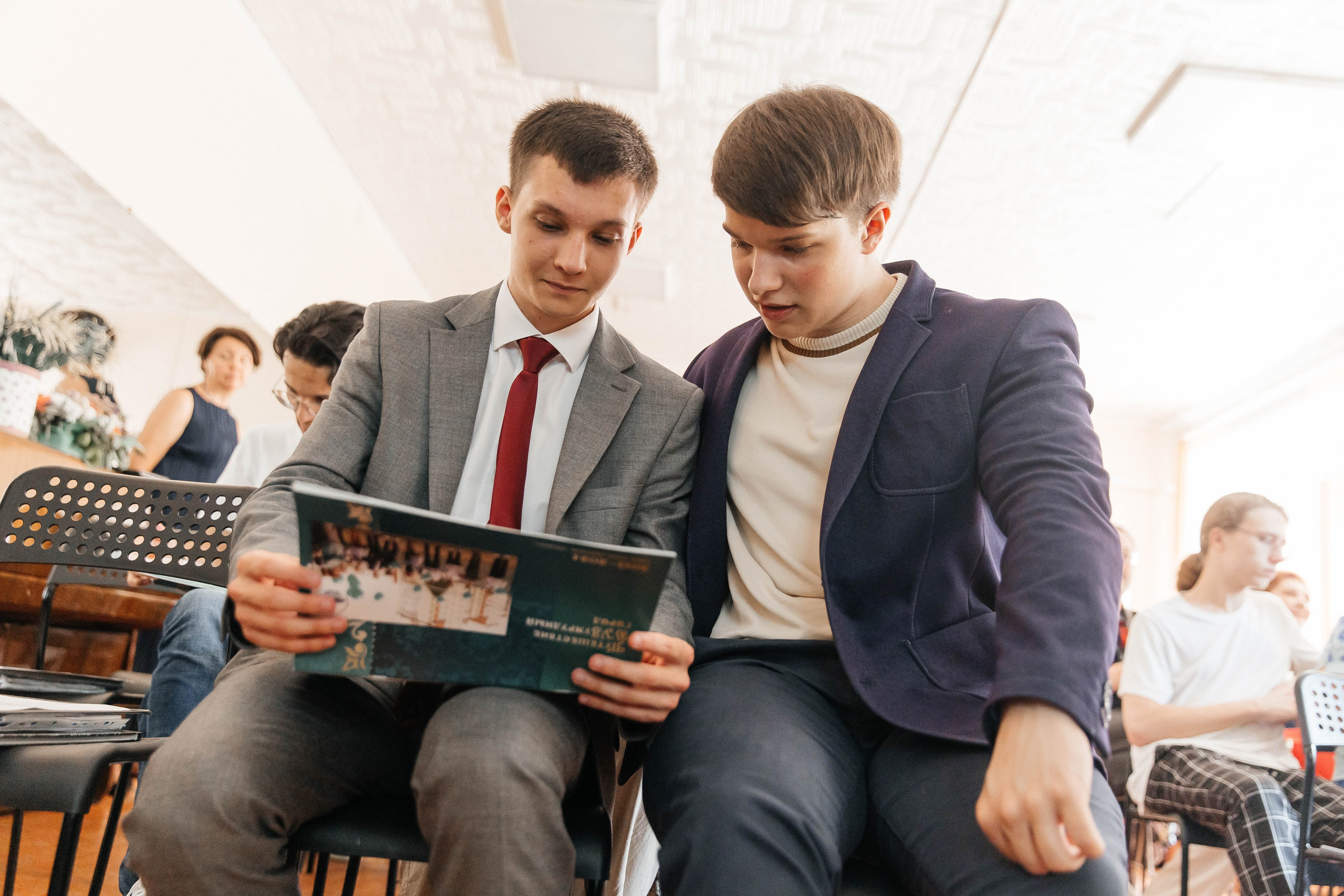 Гимназия Пеленг. _Carpe diem_