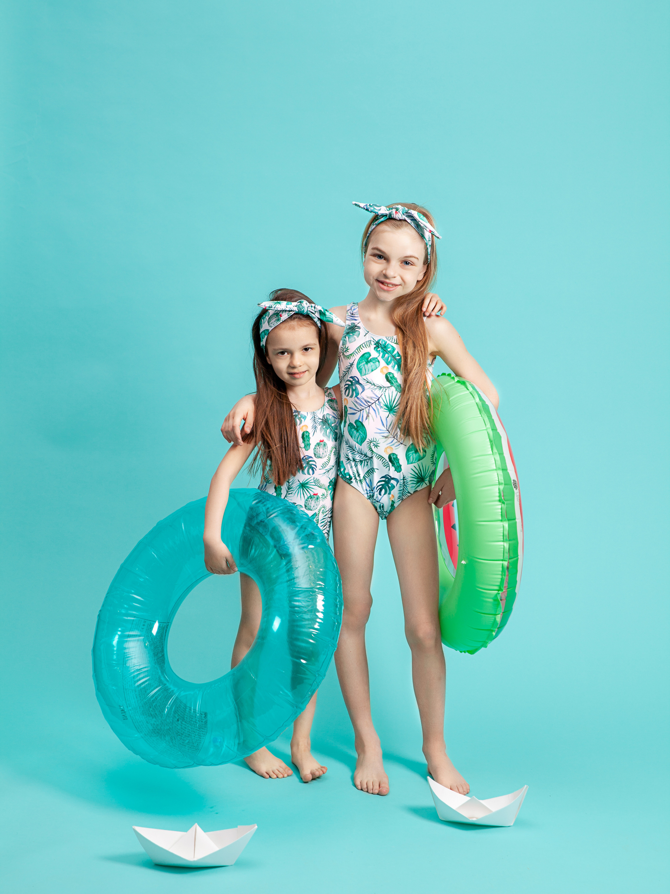 На бумажном фоне. Фотограф в Москве Наталья Антипина