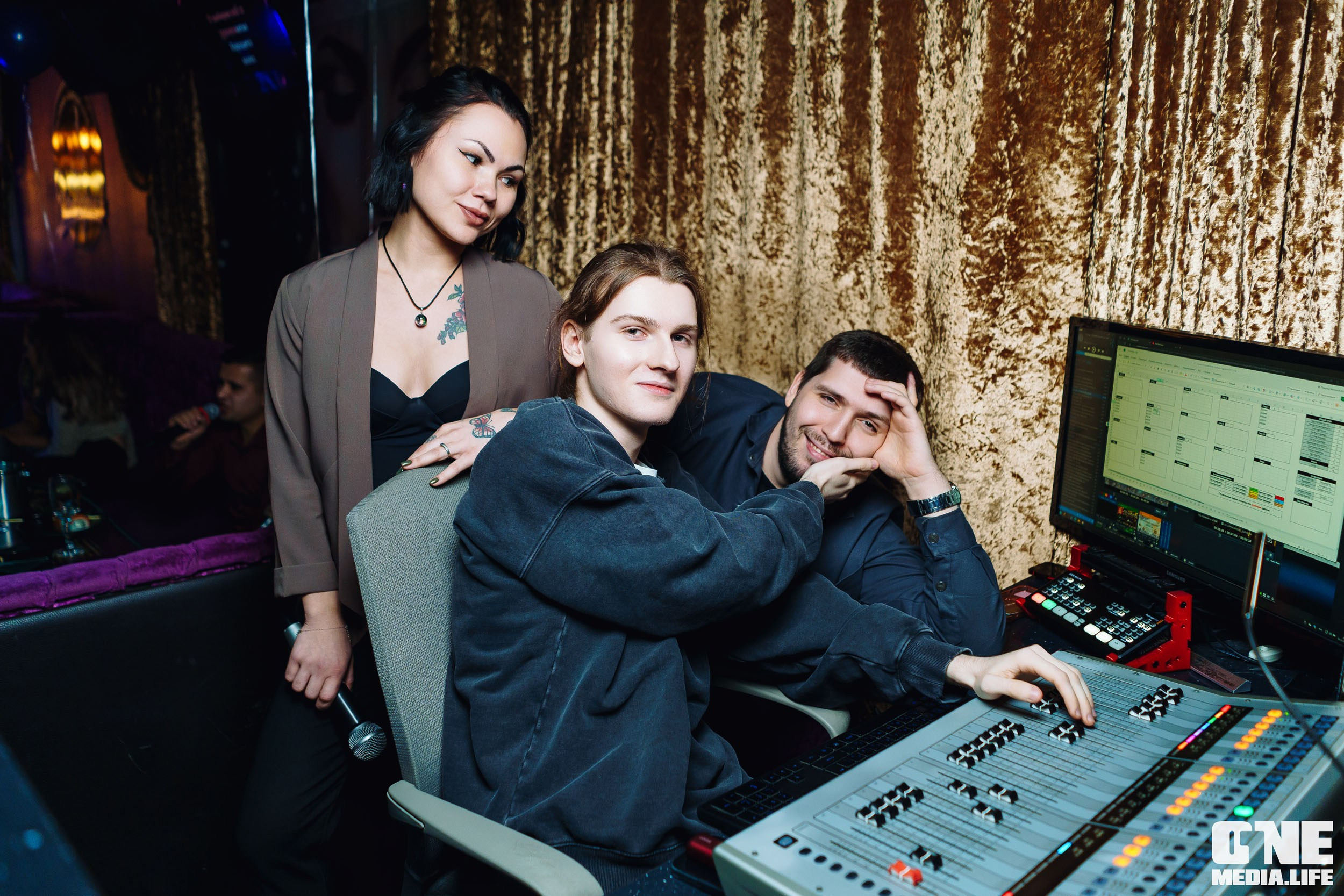 Фоторепортаж из караоке-клуба Эйфория. One Media Life: фоторепортажи, фотоотчеты с мероприятий и заведений