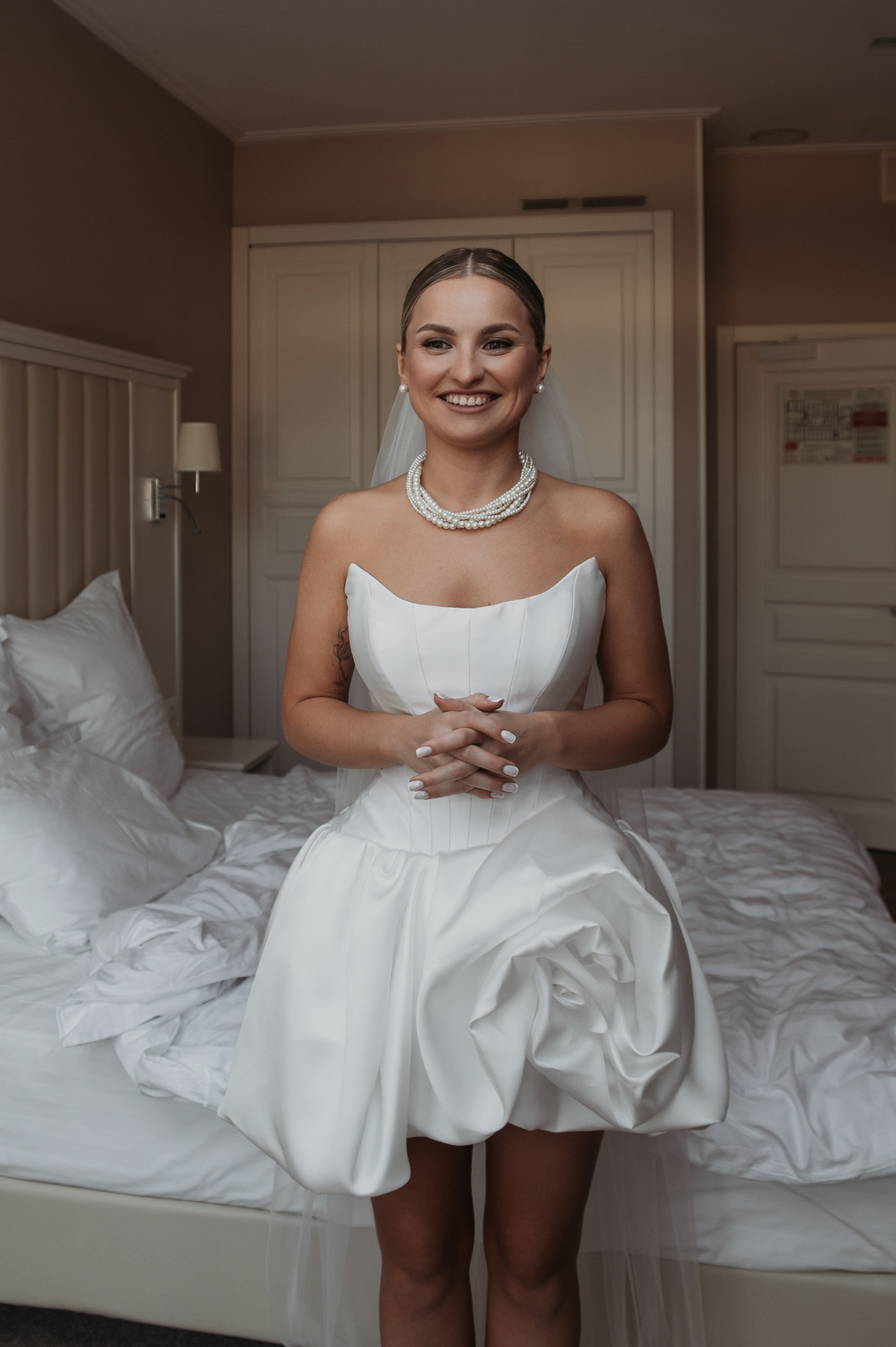 Свадебная фотосессия в Завидово гольф поле с утром невесты и красивым свадебным банкетом. Свадебный фотограф в Твери, Москве и Санкт-Петербурге Денисова Екатерина