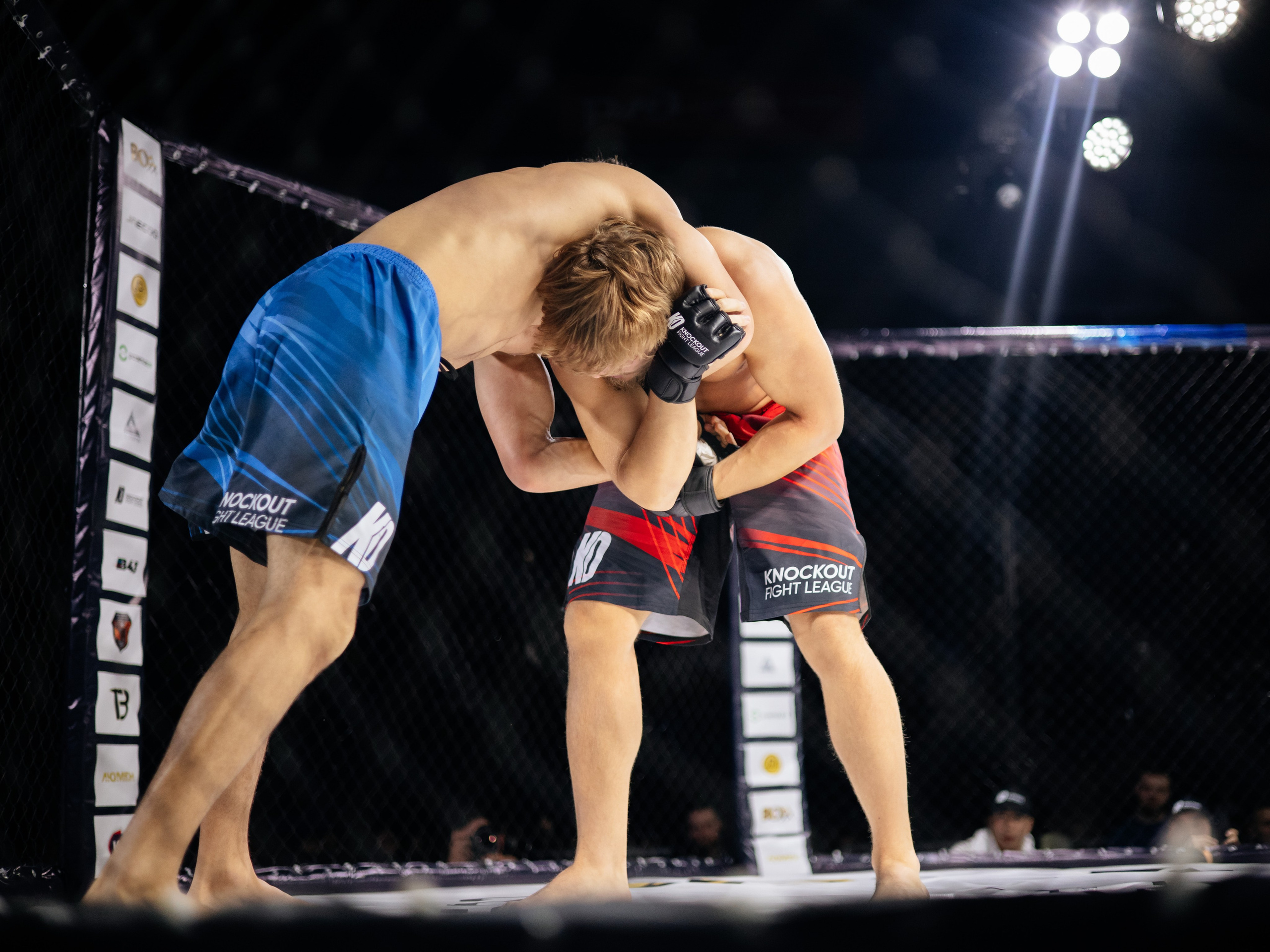 Бойцовская лига «KNOCK OUT». KRIS KRUPINNIKOVA