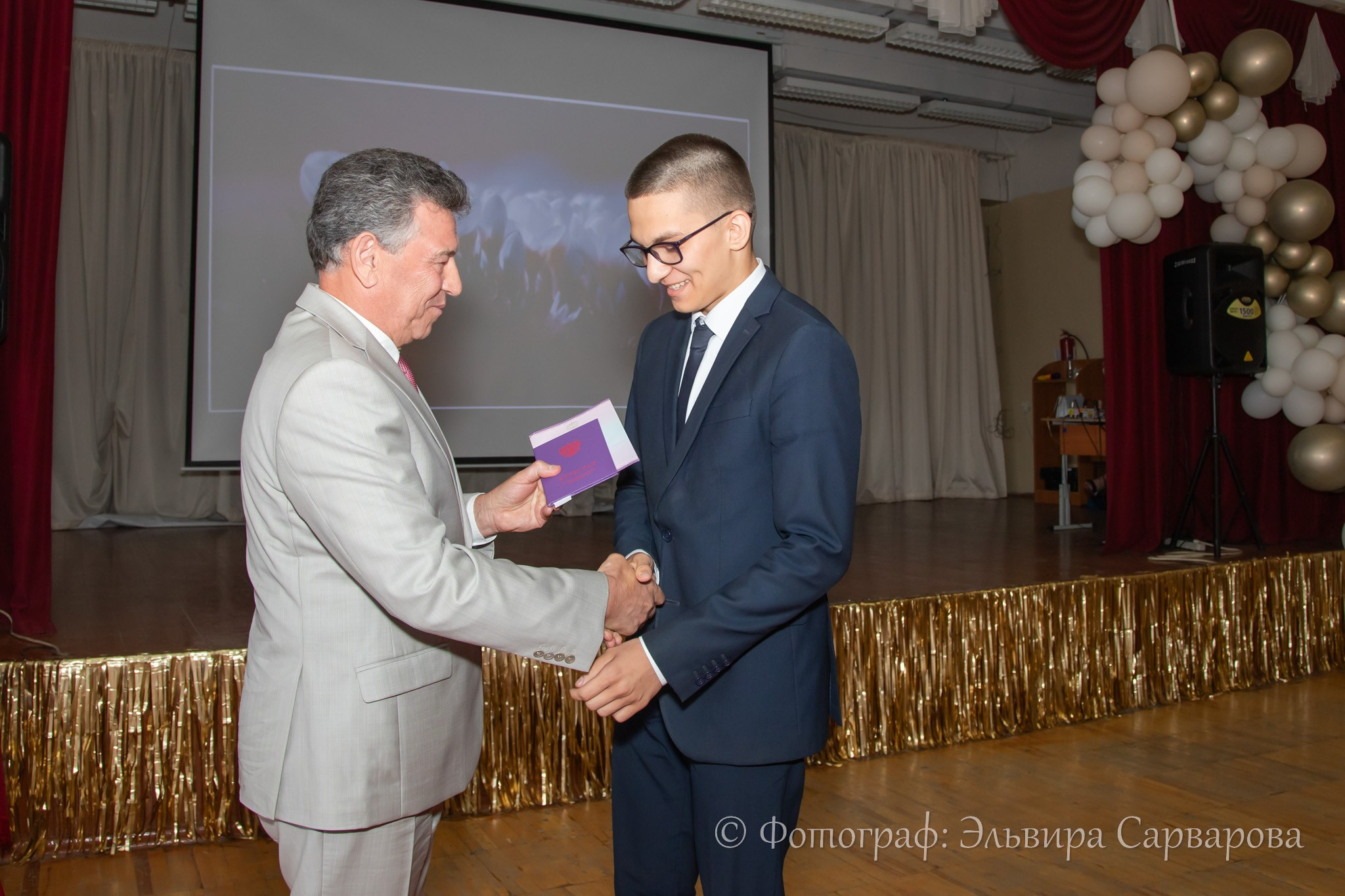 Вручение аттестатов 9 класс. Репортажный Фотограф