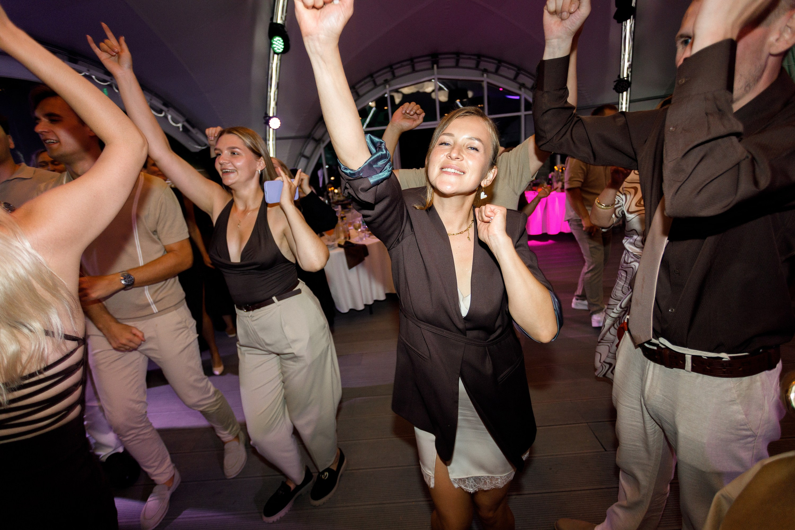 Олег и Карина. Свадебный фотограф в Ижевске Владимир Мещеряков