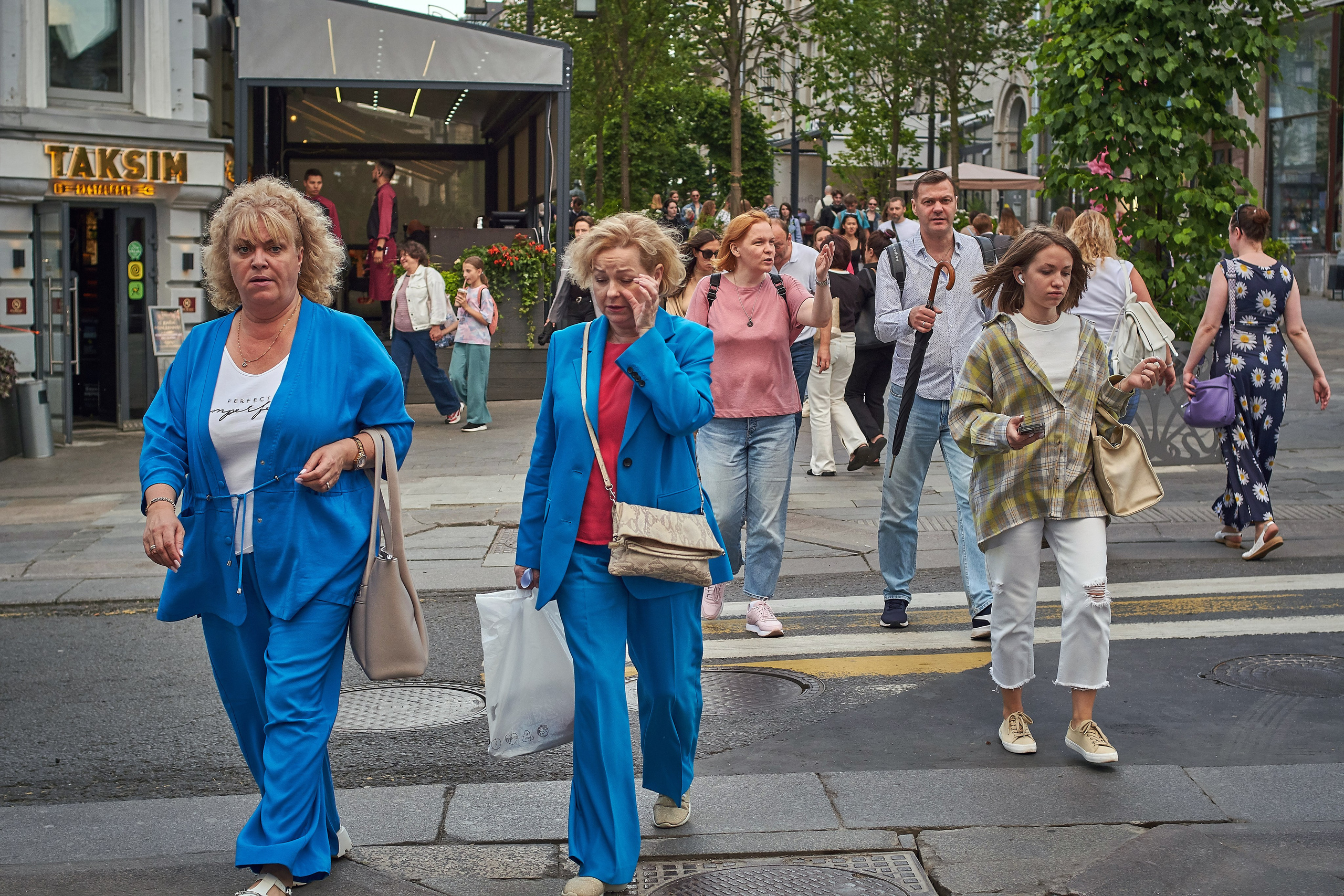 Групповой женский портрет "Модный променаж" - фотограф Виталий Дени