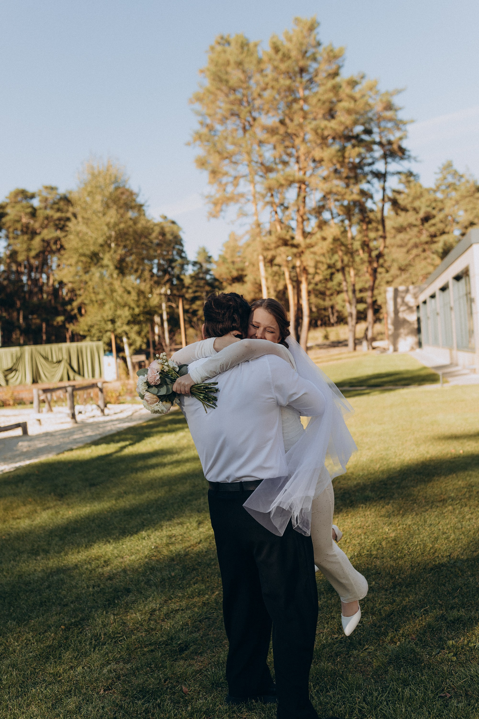 День был ясным, а чувства — истинными. Свадебный фотограф Илья Бринк