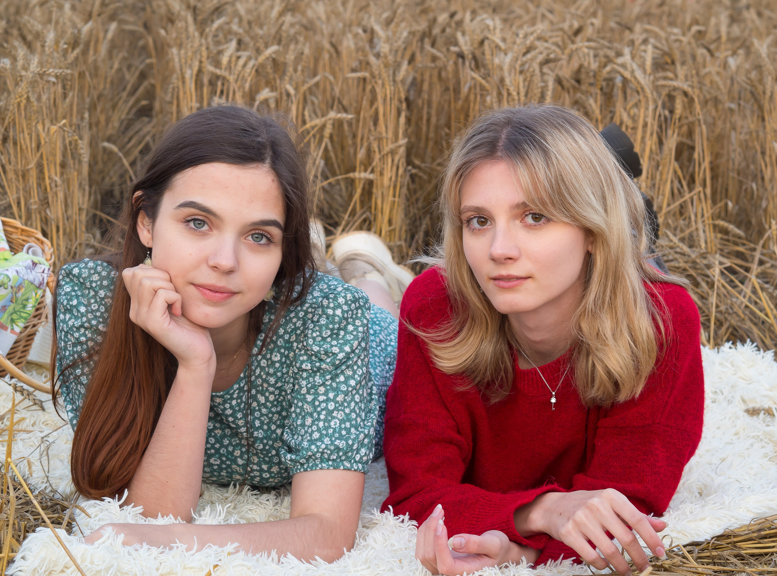 Летняя съемка двух подруг. Семейный детский фотограф в Красноярске Скачкова Юлия