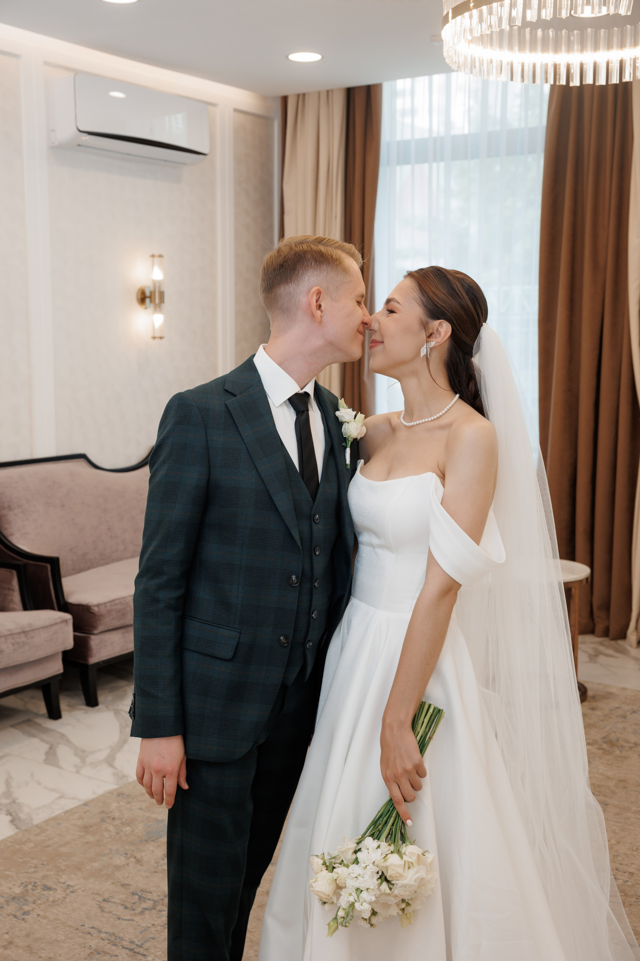 Регистрация в отеле Fish Point, ЗАГС Бутово, прогулка в Остафьево. Свадебный и репортажный фотограф (Москва, Королев и другие)