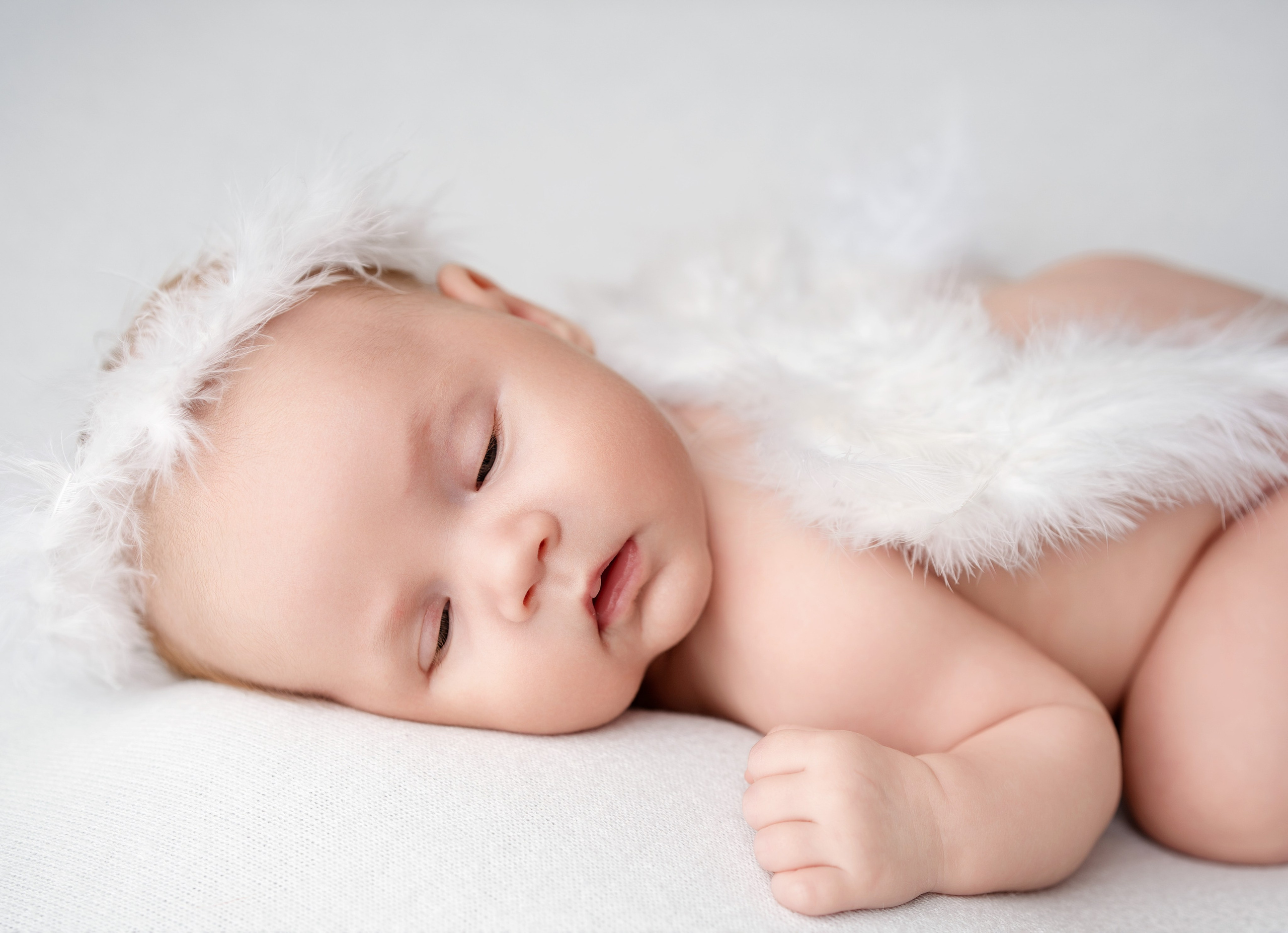 Фотограф новорожденных в Нижнем Новгороде - профессиональная фотосессия для новорожденных, уютные и милые снимки малышей, создание уникальных образов и воспоминаний для родителей. Специалист по детской фотографии предлагает услуги по съемке новорожденных в комфортной обстановке, обеспечивая безопасность и тепло для вашего малыша.