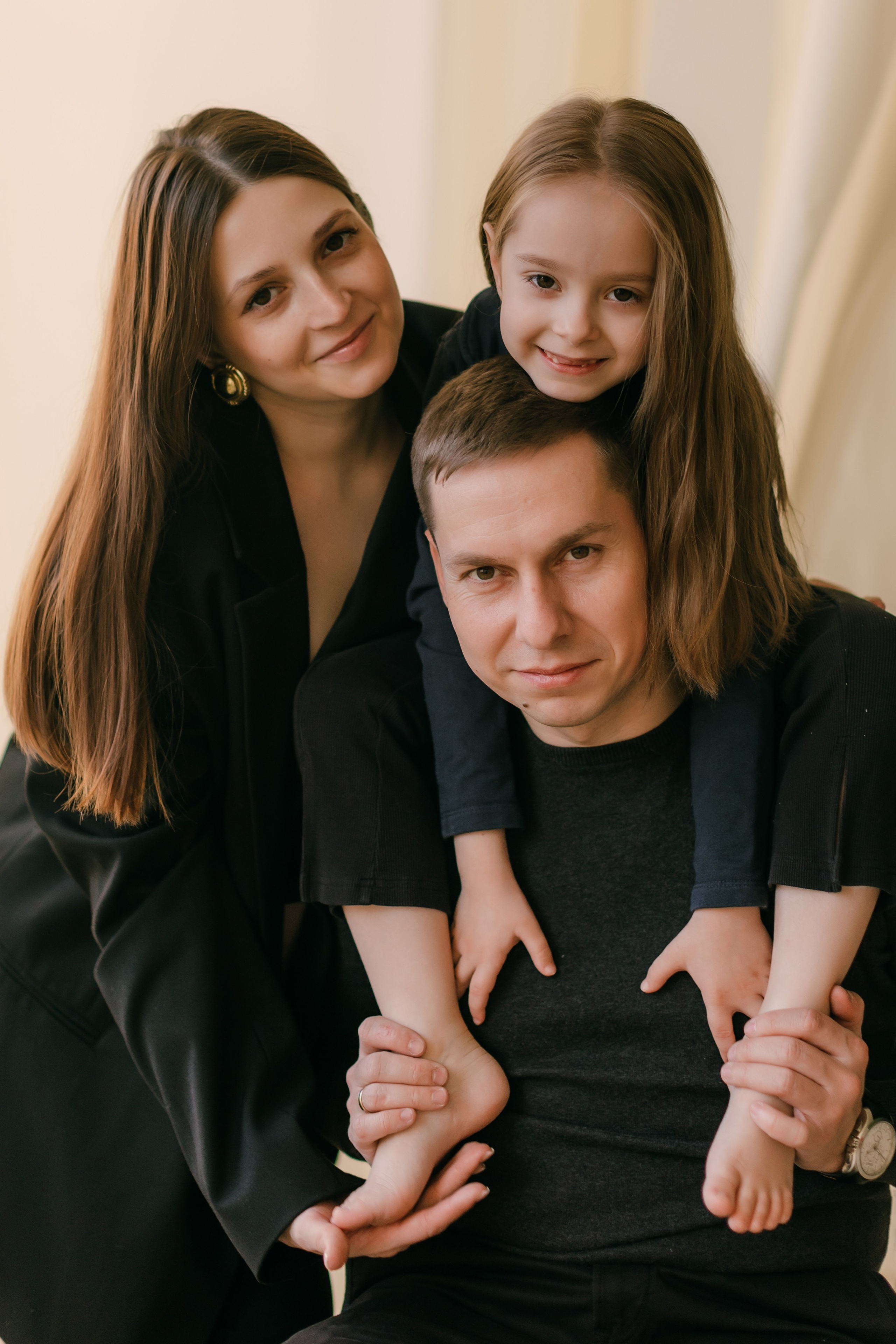 Женя, Женя, Кира. Мария Стеклова контент фотограф и семейный фотограф в Омске и Тюмени