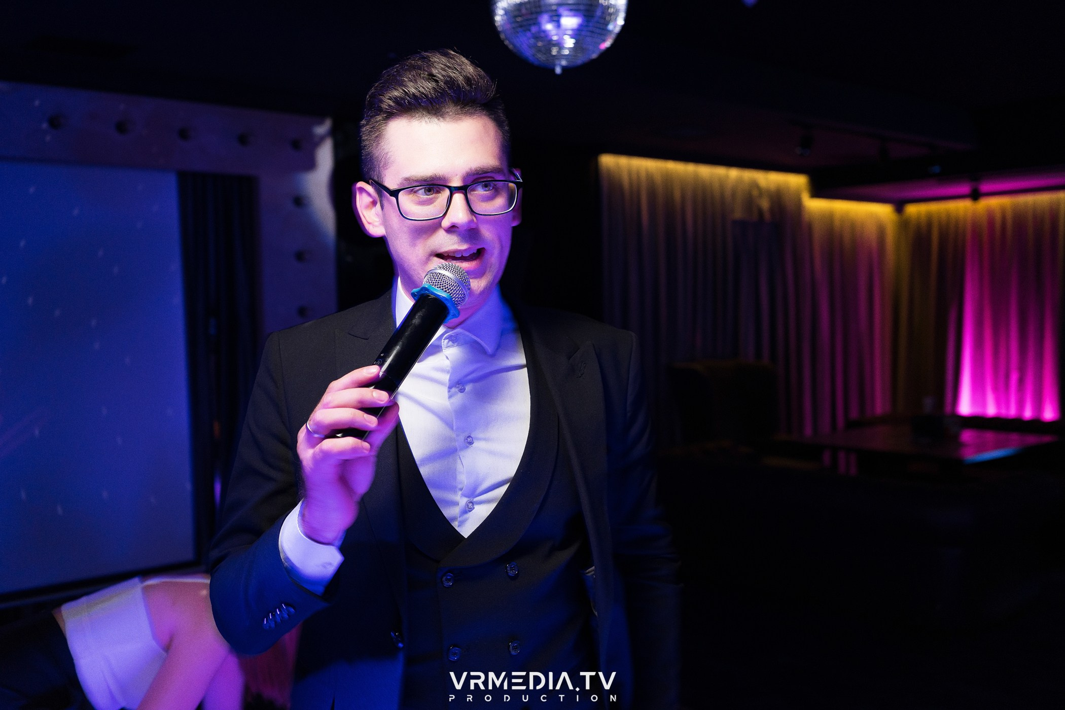 Dance в караоке-баре «Volna»