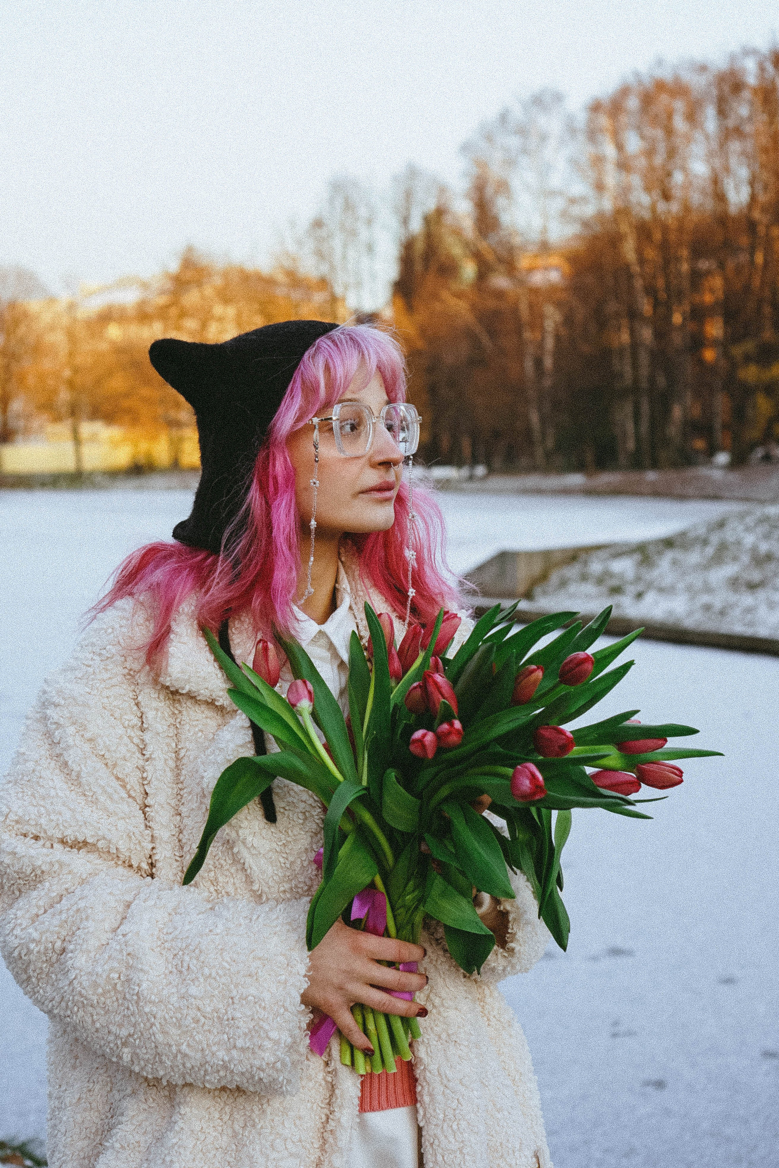 Прогулочная фотосессия с тюльпанами. Профессиональный фотограф, Санкт-Петербург — Виктория Богомолова