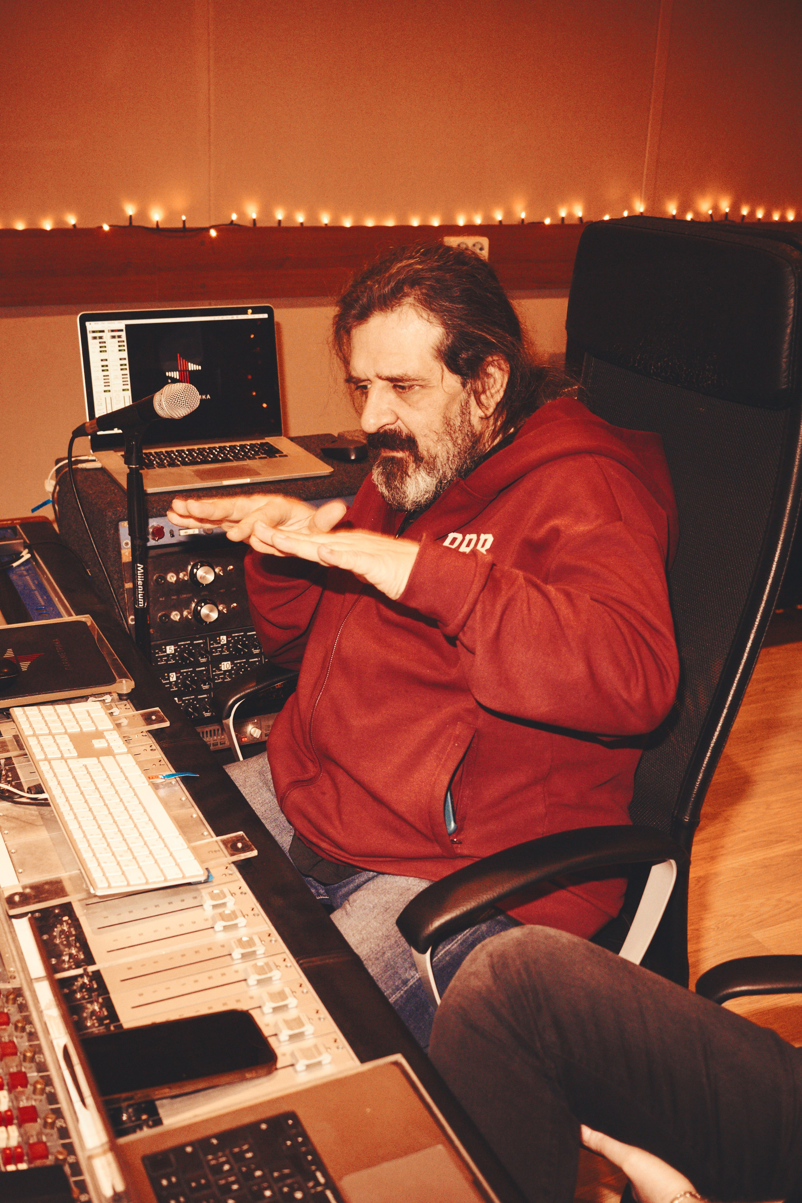 Голова Муэссы/Параметрика — Запись Ретроградного Меркурия. Фотография для артистов