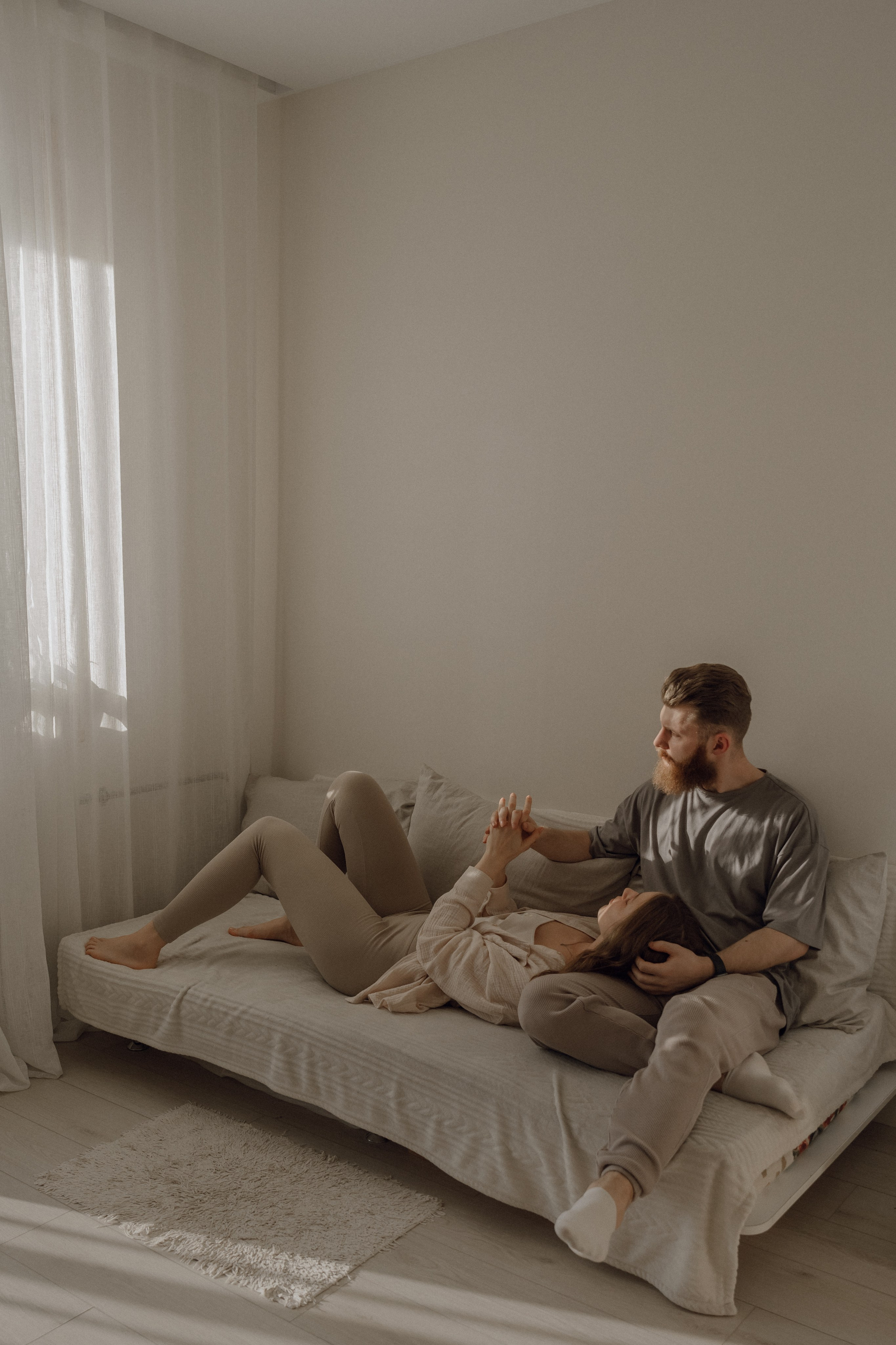 Парная домашняя фотосессия в Архангельске. Портретный и свадебный фотограф в Архангельске Елизавета Стрекаловская