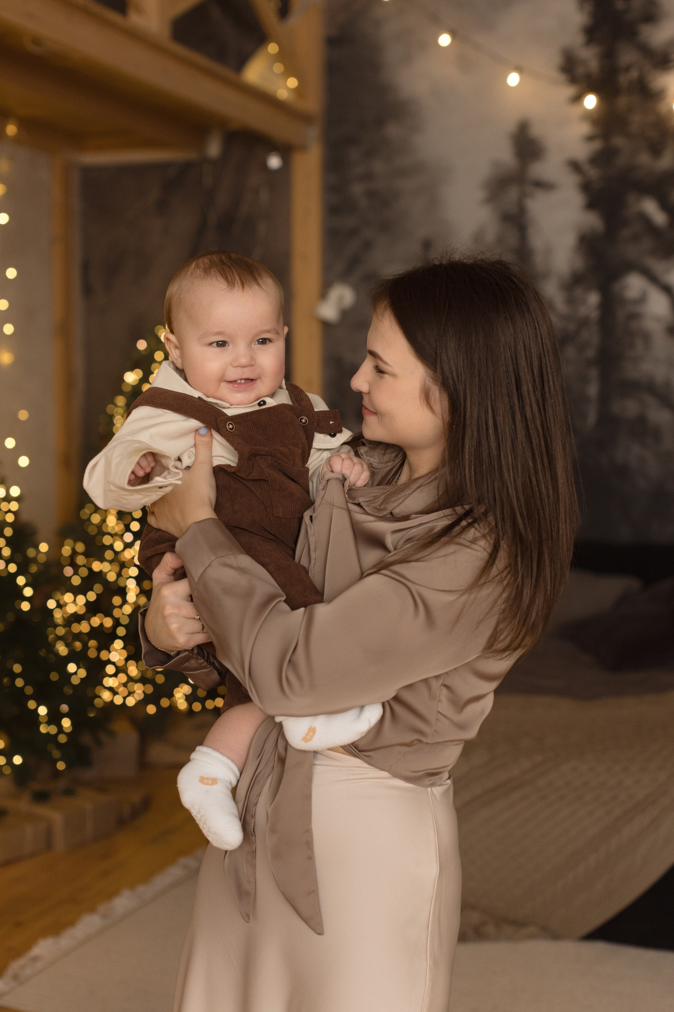 Новогодняя съемка в Мун (зал Семейный). Фотограф беременности и новорожденных в Красноярске Вета Ланская
