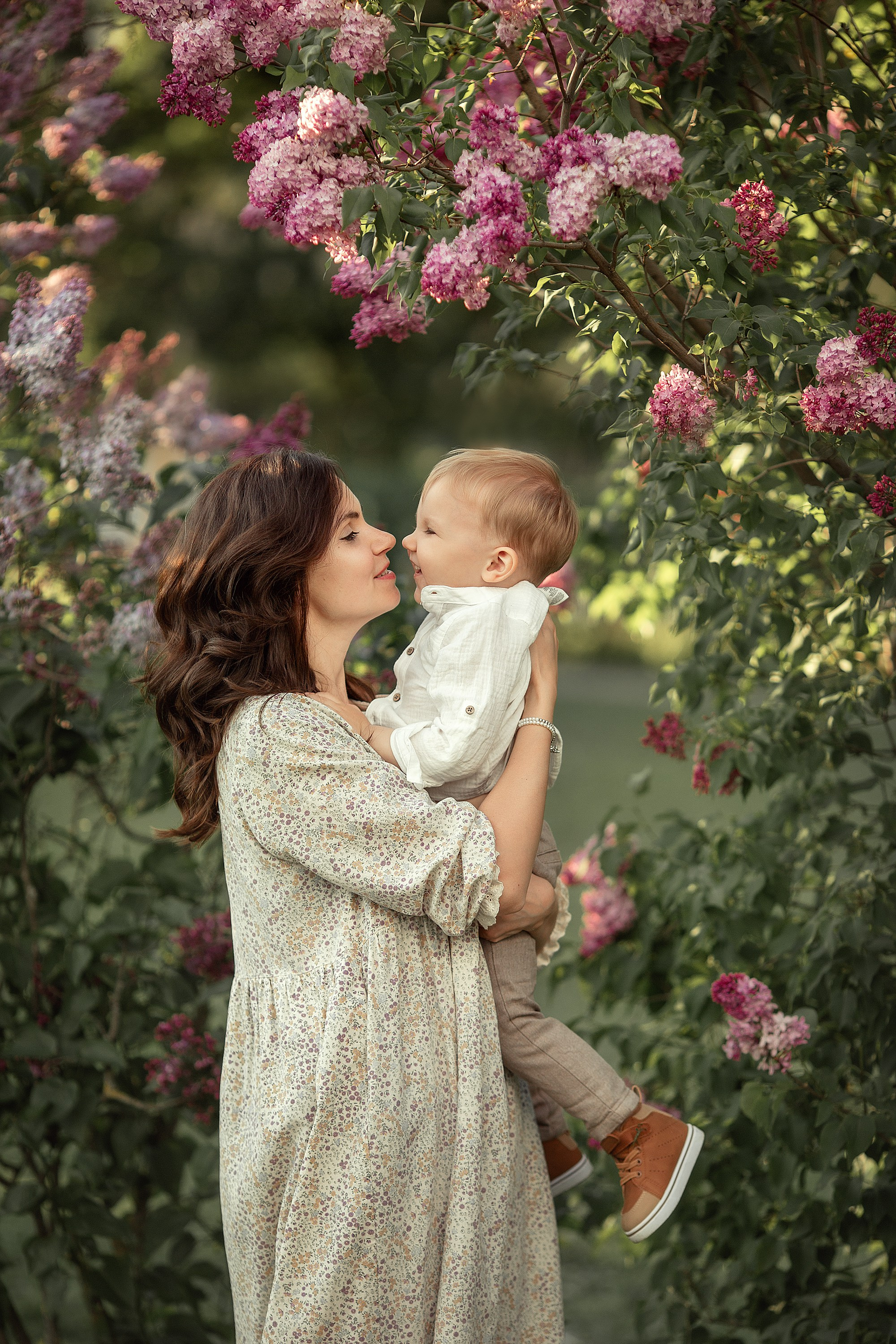 Малыши, кролики цветущая сирень. Tatyana Nadezhdina Family photographer