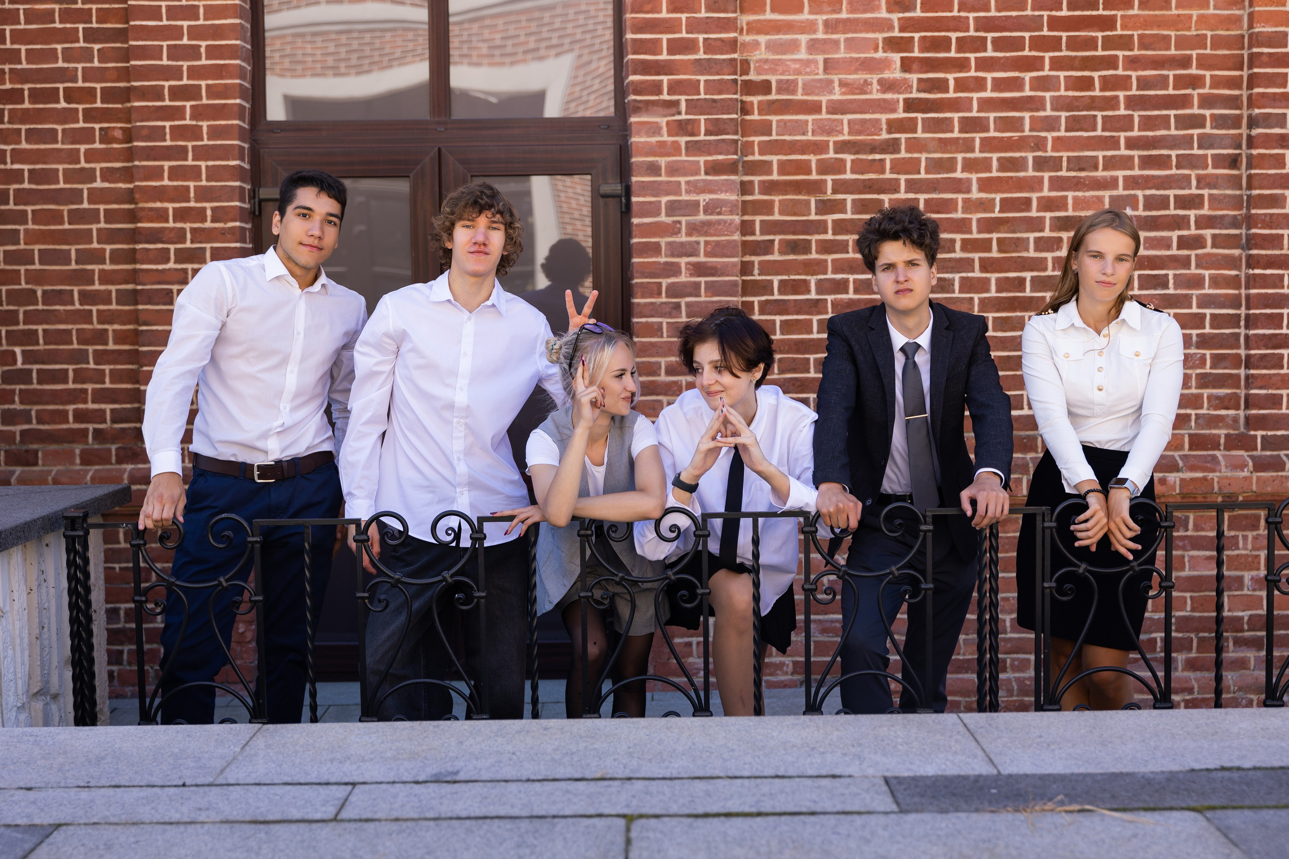 Идея для групповой фотографии, групповой снимок. школьная, фотосессия, выпускной, альбом, владивосток, приморский, край, современные, выпускные, альбомы, дальний, восток, портрет, школа, фотосессия, девушка, парень, ученик, школьник, фотограф,  корабельная набережная