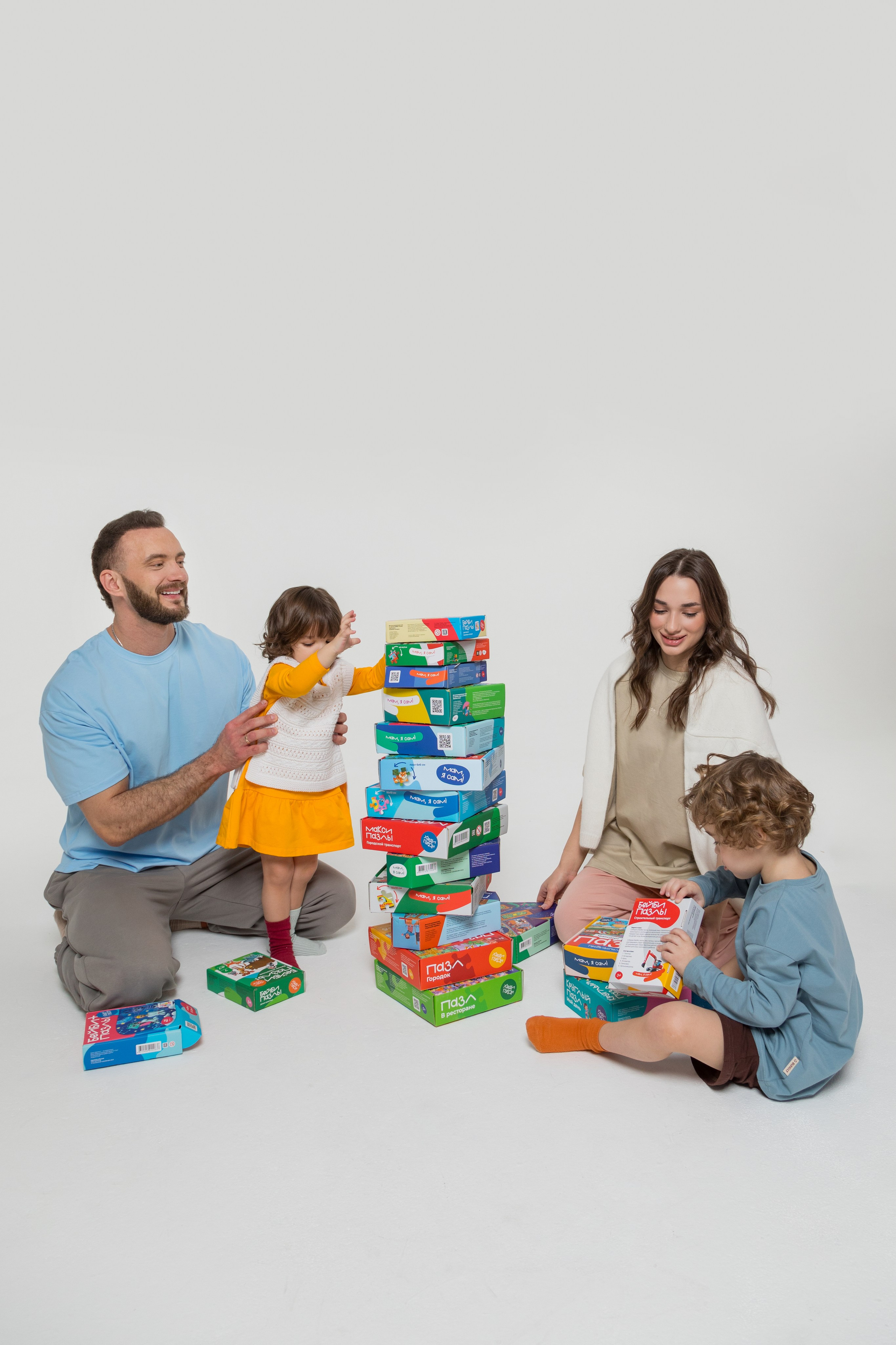 Имиджевая и каталожная съёмка для бренда детских пазлов. Детский и контент фотограф Надя Волкова Санкт-Петербург