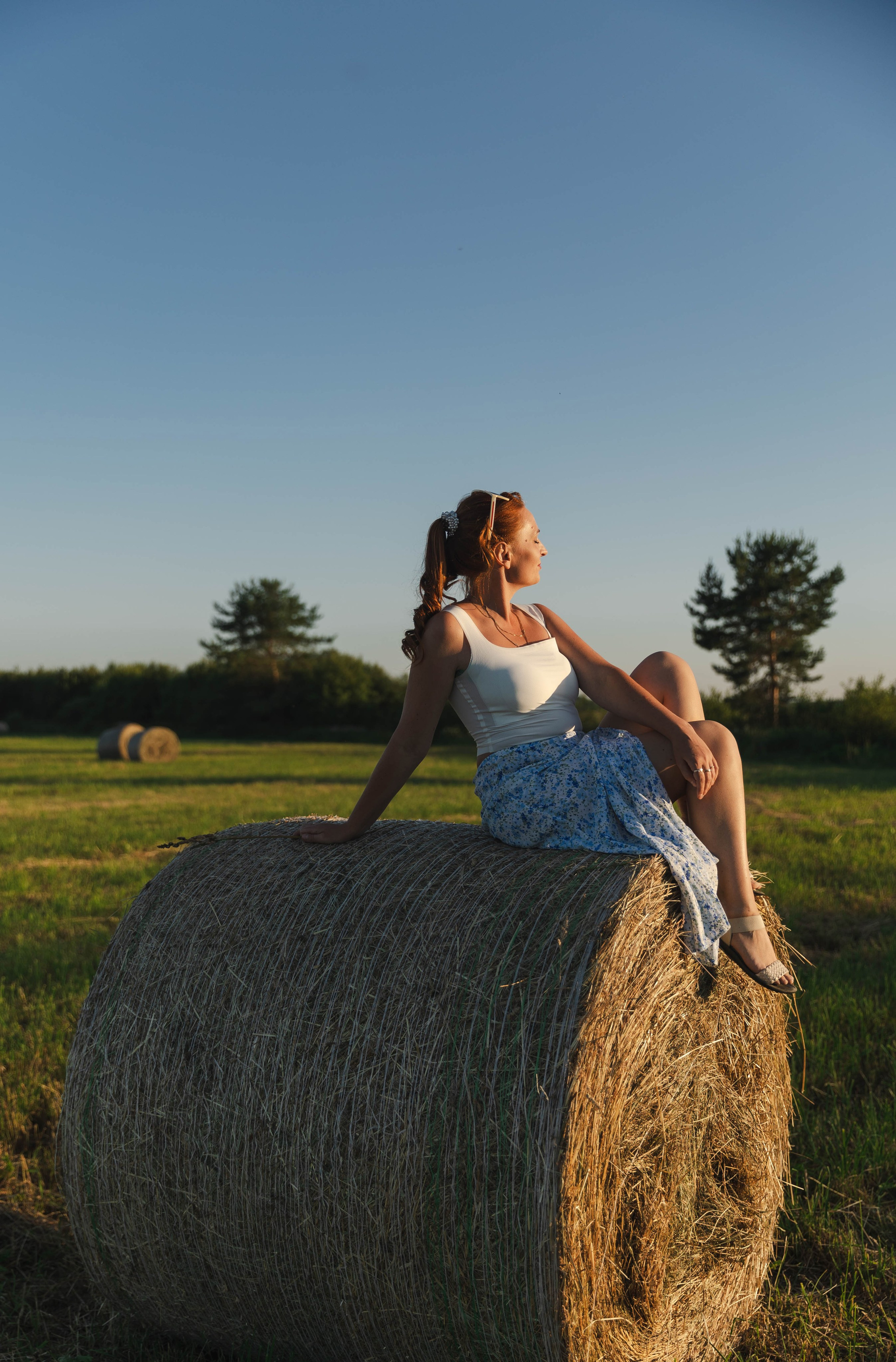 Молодость — это танцевать с бокалом. Свадебный и семейный фотограф в Карелии