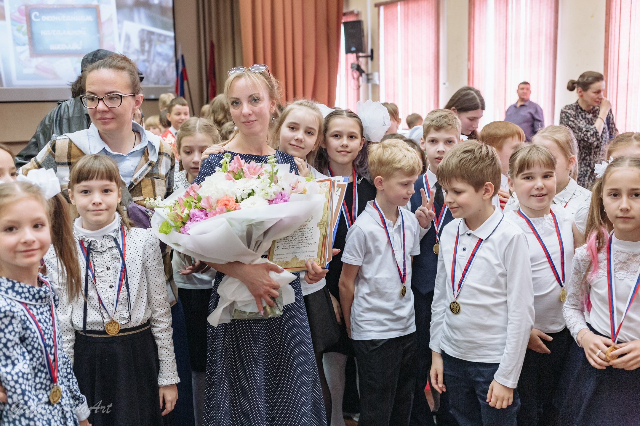 Репортаж в школе на выпускной. Фотограф на выпускной. GagarinProArt