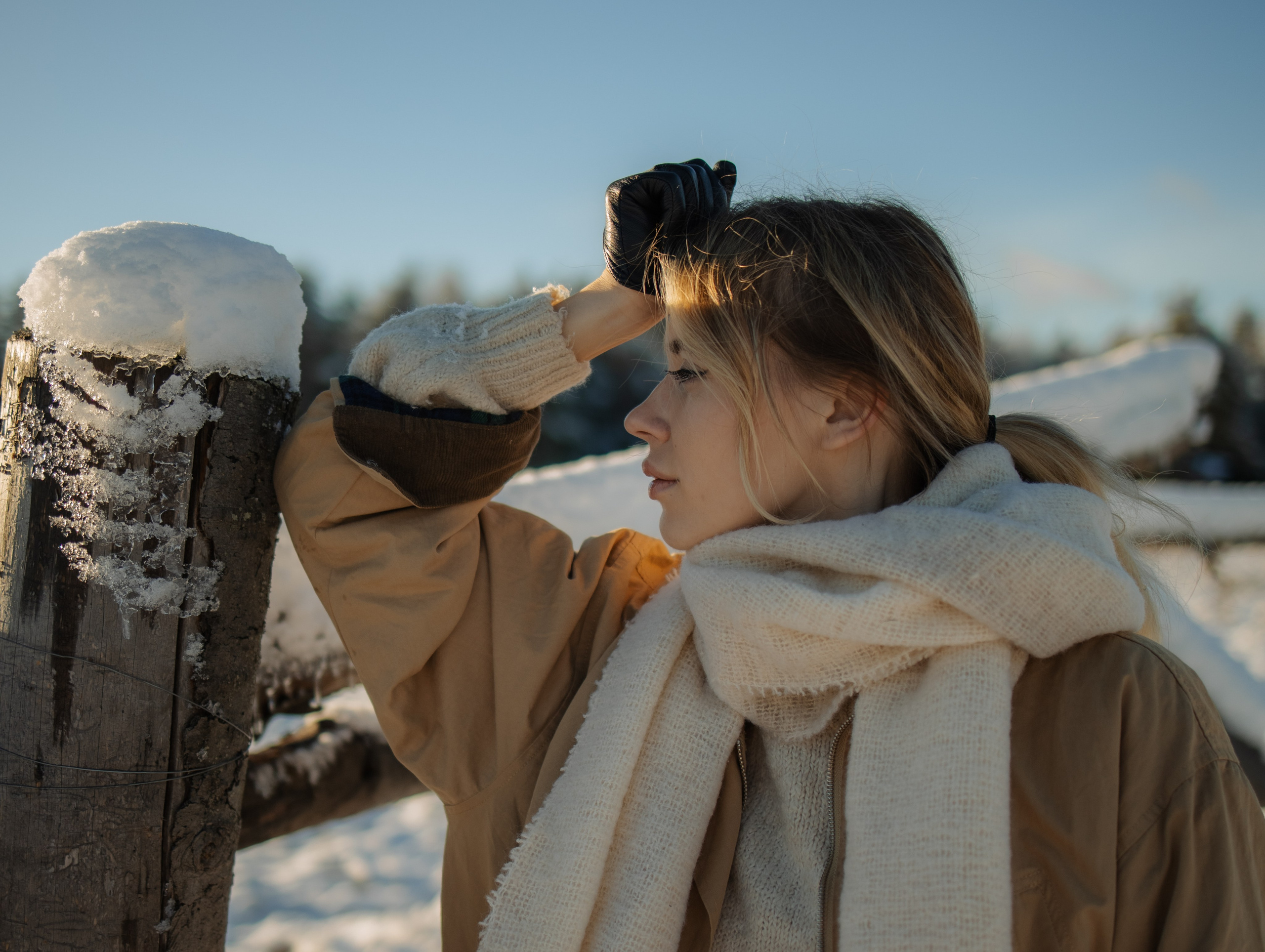 Фотосессия на ранчо зимой с красивой девушкой. Фотограф Углич и Ярославль Ольга Тятюшкина