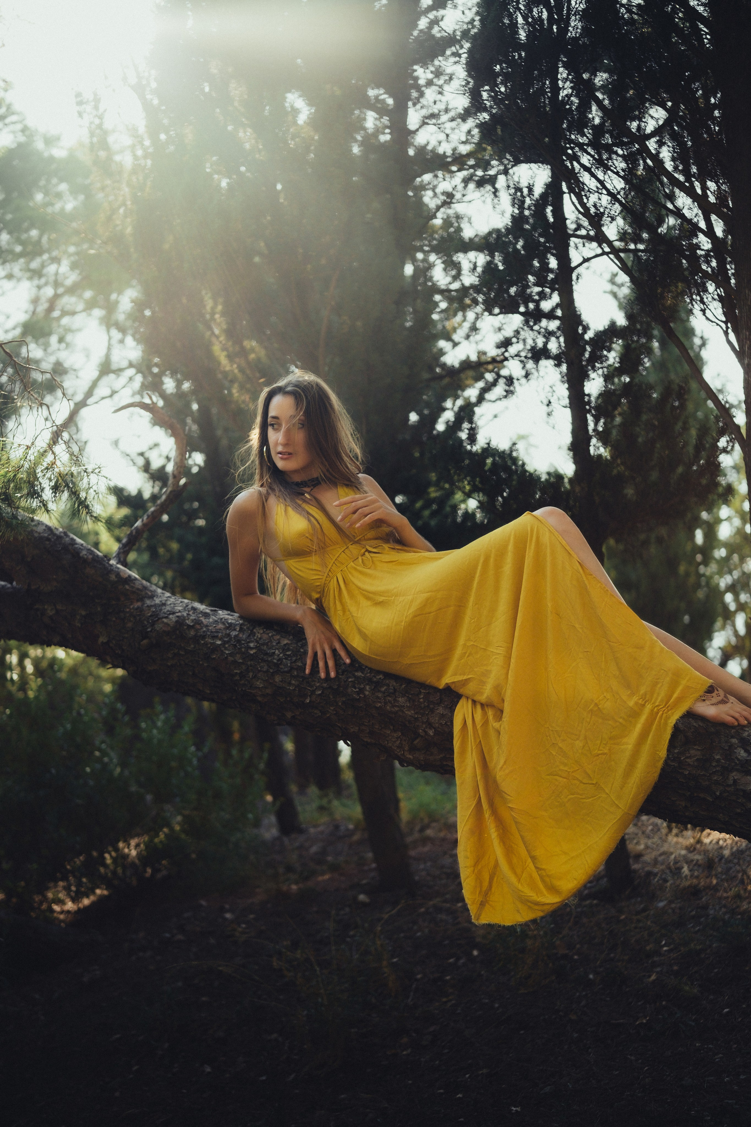 Фотосессия в Севастополе и Крыму. Девушка в платье в лесу. Фотосессия в лесу