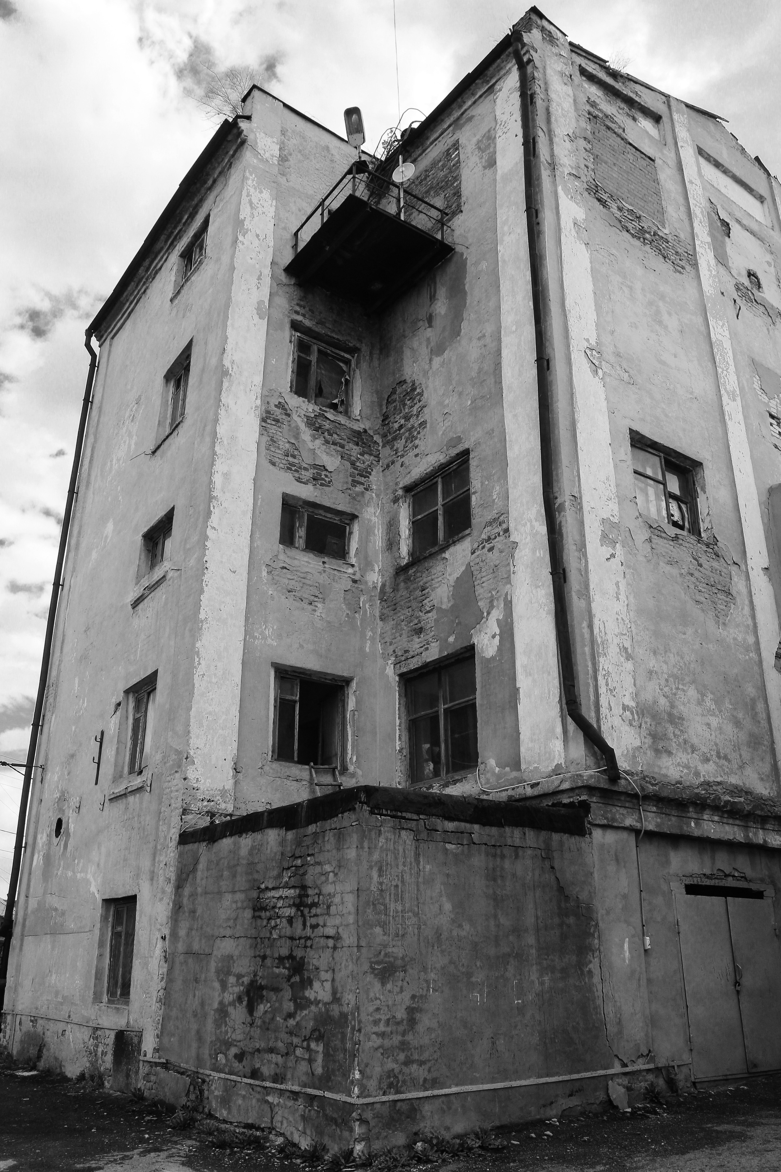 Здесь еще живут. Больше не греет