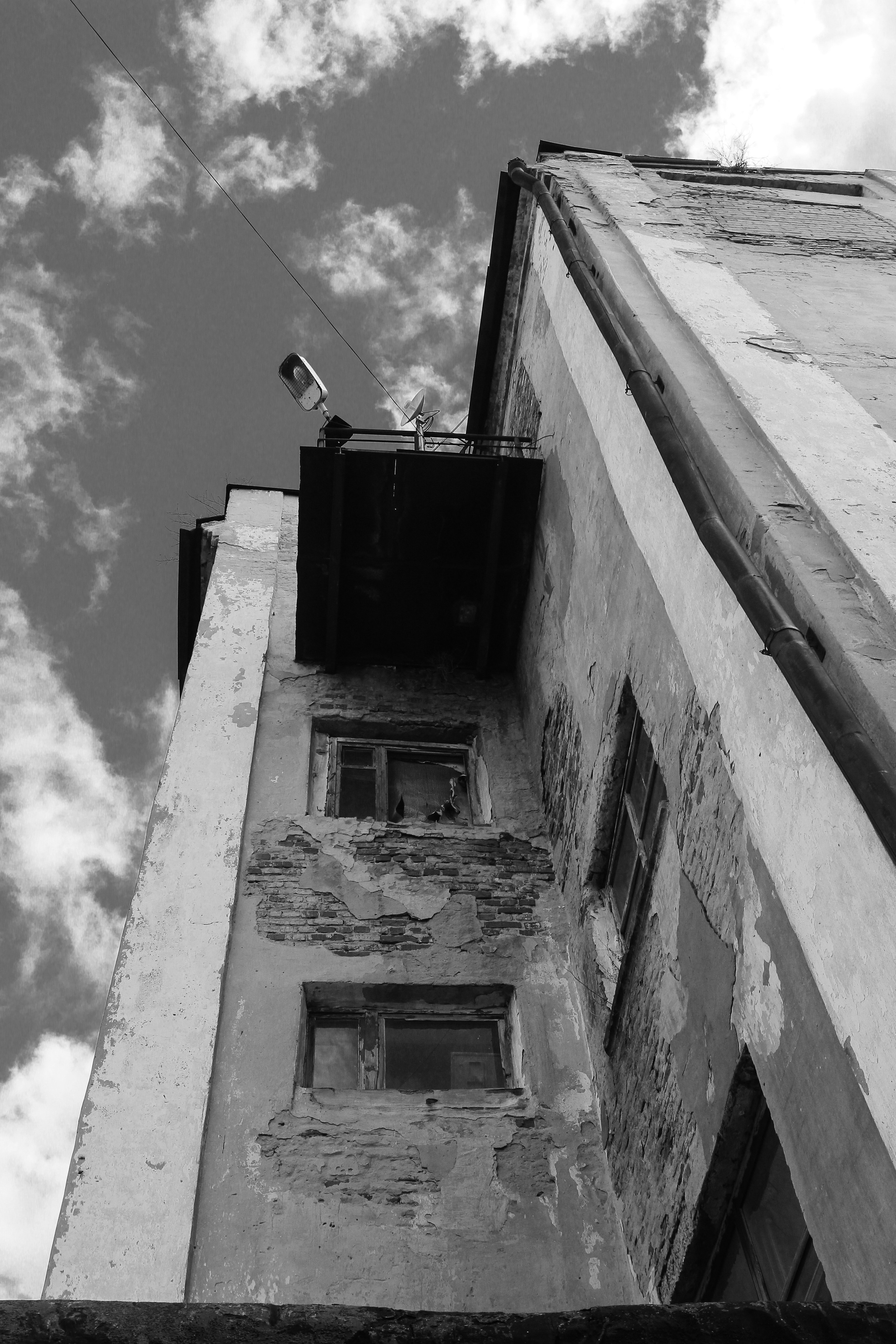 Здесь еще живут. Больше не греет