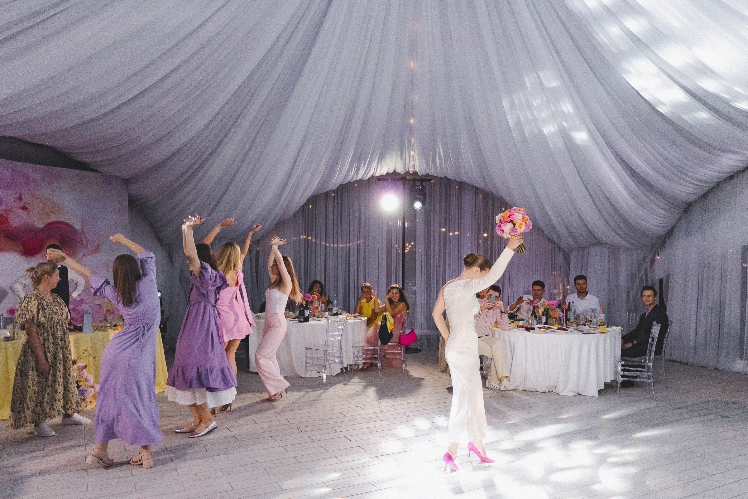 Запах цвета корал, фуксия, оранж. Свадебный фотограф Александр Осипов