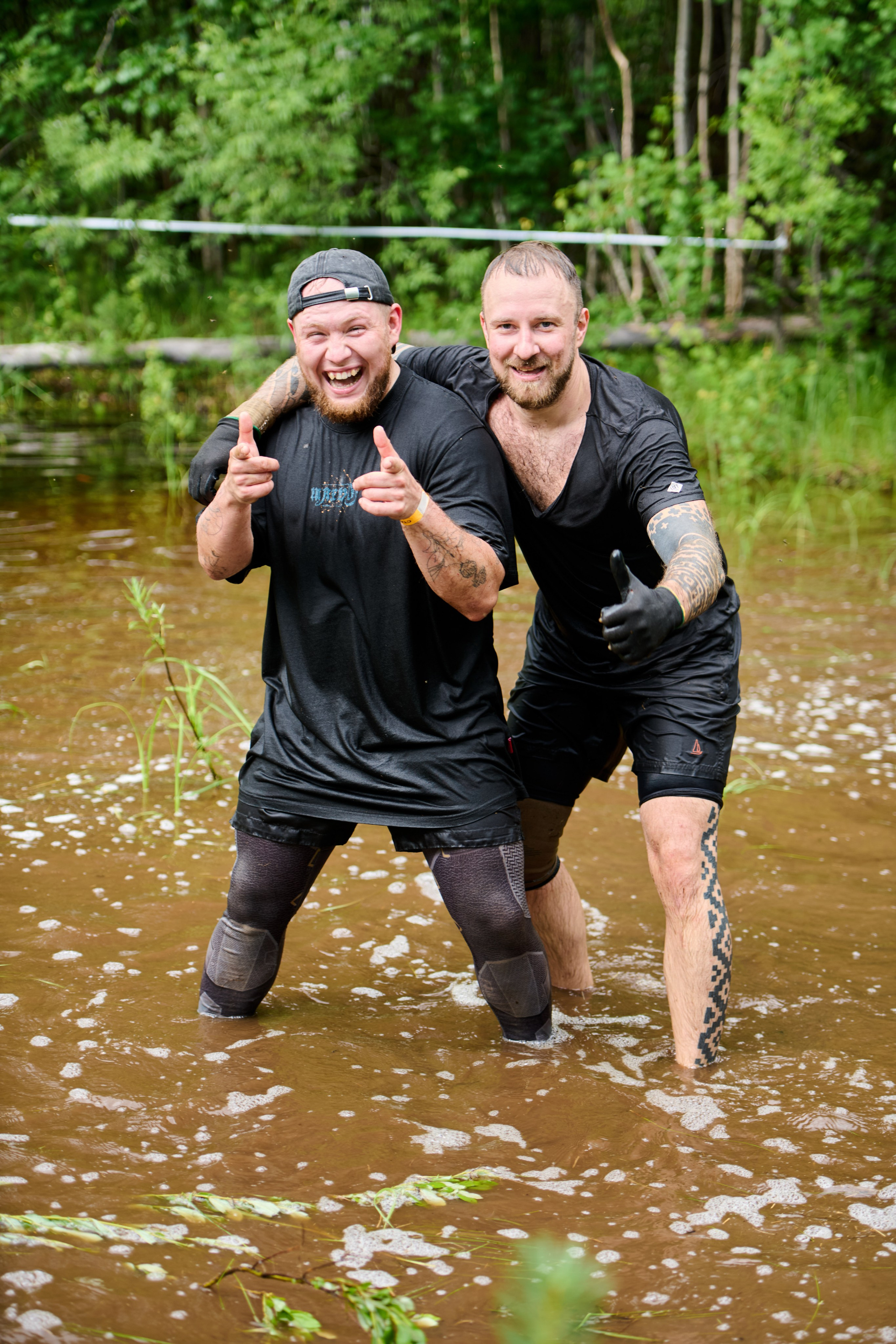 Фоторепортаж с забега Стальной характер в Сургуте, 5 июля 2025. Репортажный и семейный фотограф — Шелихов Сергей