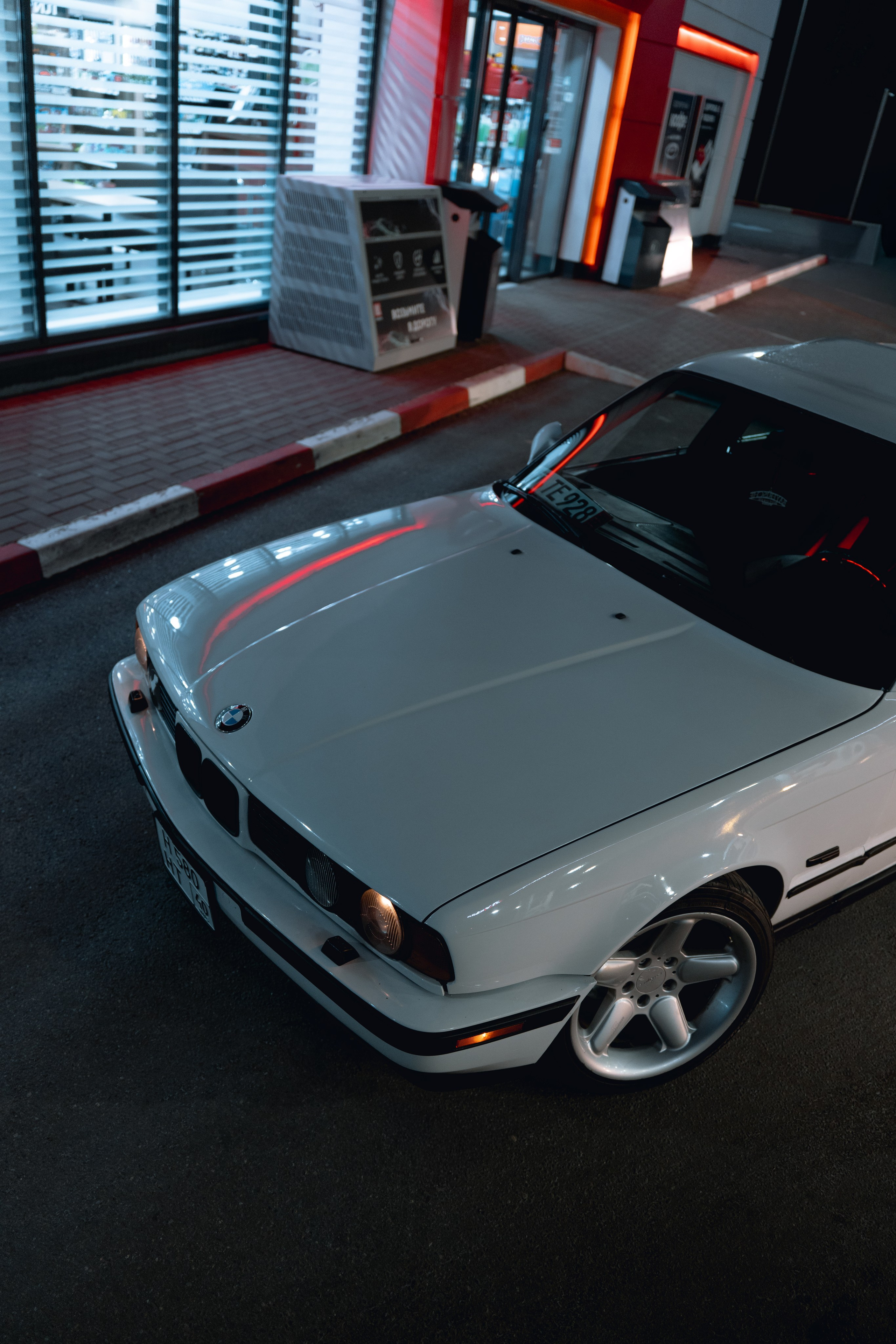 Фотографии Никиты и его BMW E34