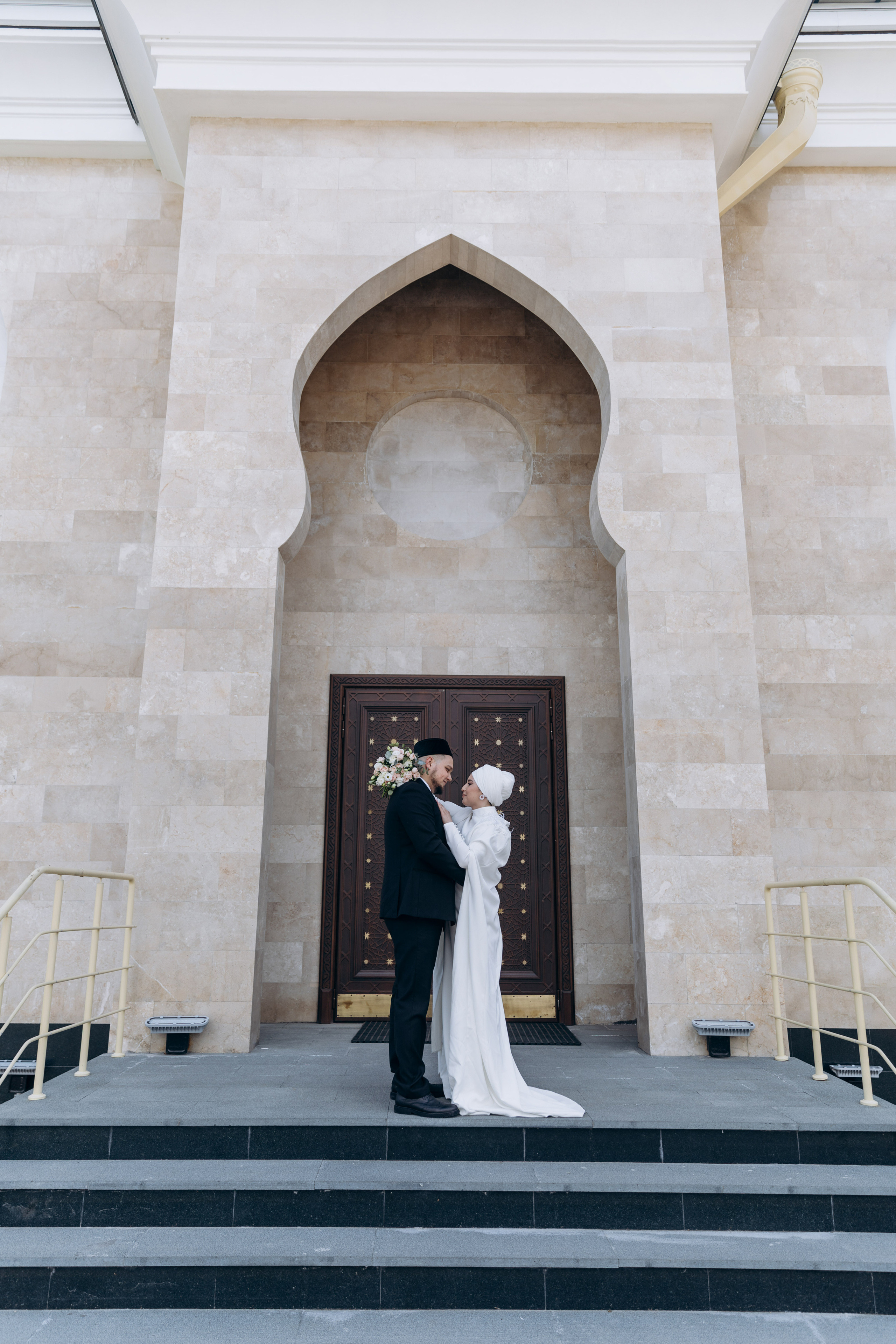 никах в мечети Ахмадзаки,  фотосессия в мечети Ахмадзаки, фотограф на никах Казань Ranas4you, образ невесты на никах, завязывание платка Казань, платье на никах Казань, фотограф на мусульманские свадьбы Ranas4you