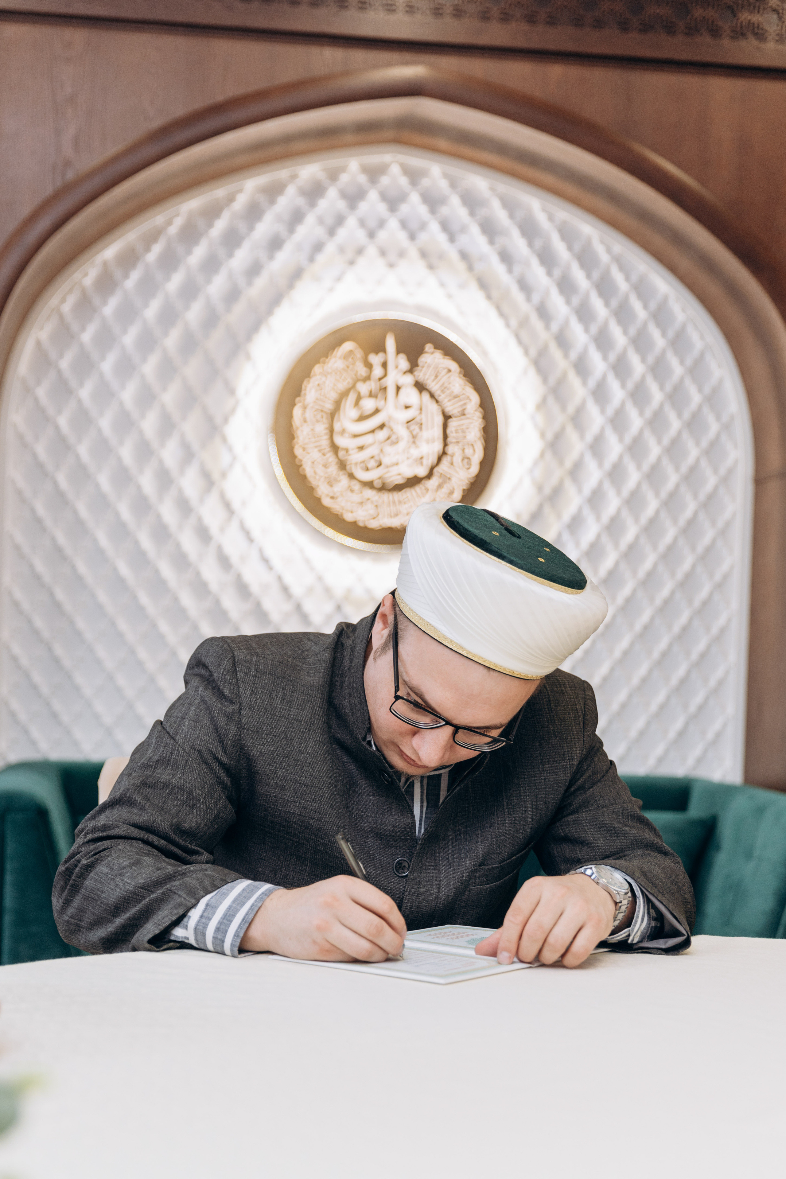 никах в мечети Ахмадзаки,  фотосессия в мечети Ахмадзаки, фотограф на никах Казань Ranas4you, образ невесты на никах, завязывание платка Казань, платье на никах Казань, фотограф на мусульманские свадьбы Ranas4you