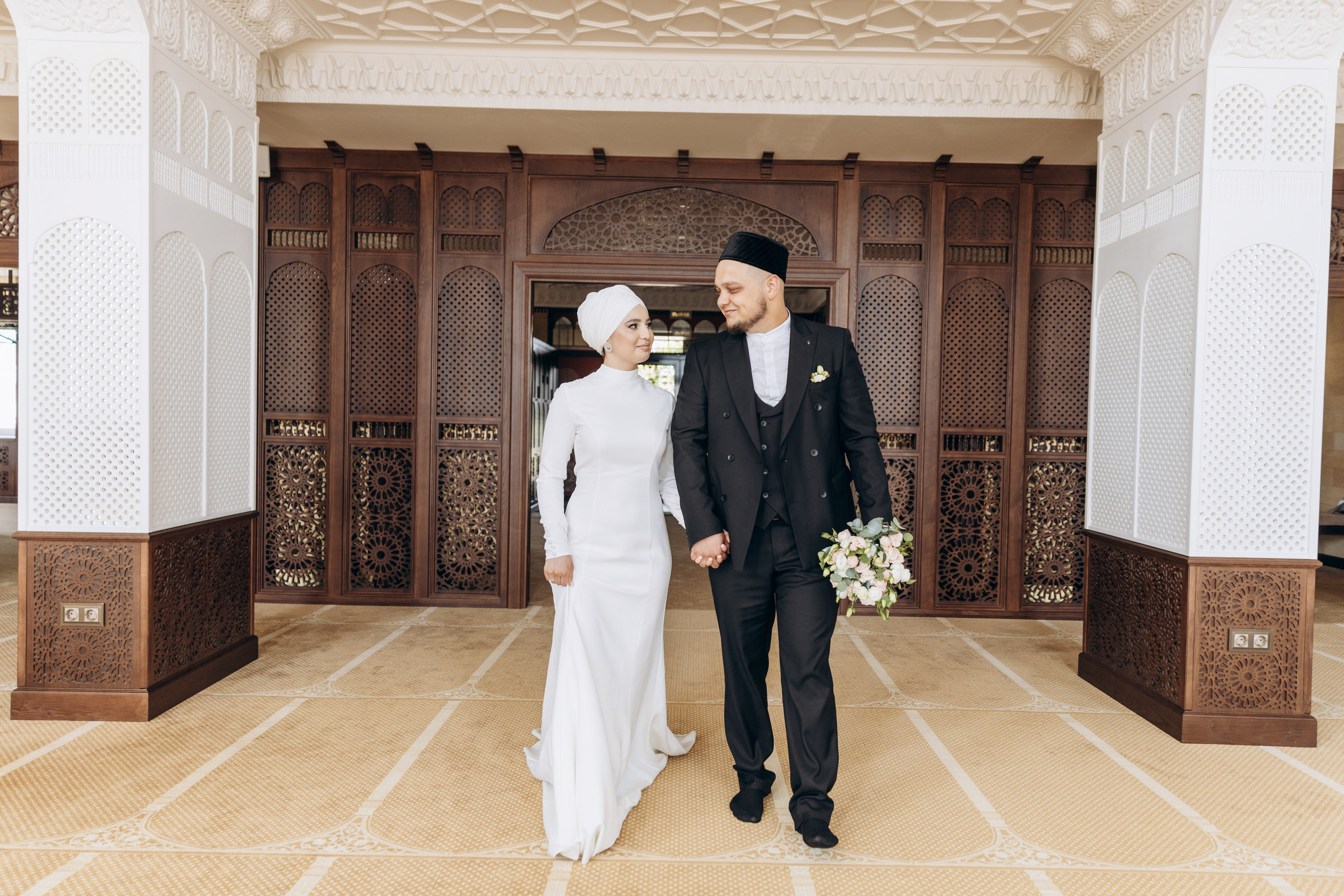 никах в мечети Ахмадзаки,  фотосессия в мечети Ахмадзаки, фотограф на никах Казань Ranas4you, образ невесты на никах, завязывание платка Казань, платье на никах Казань, фотограф на мусульманские свадьбы Ranas4you