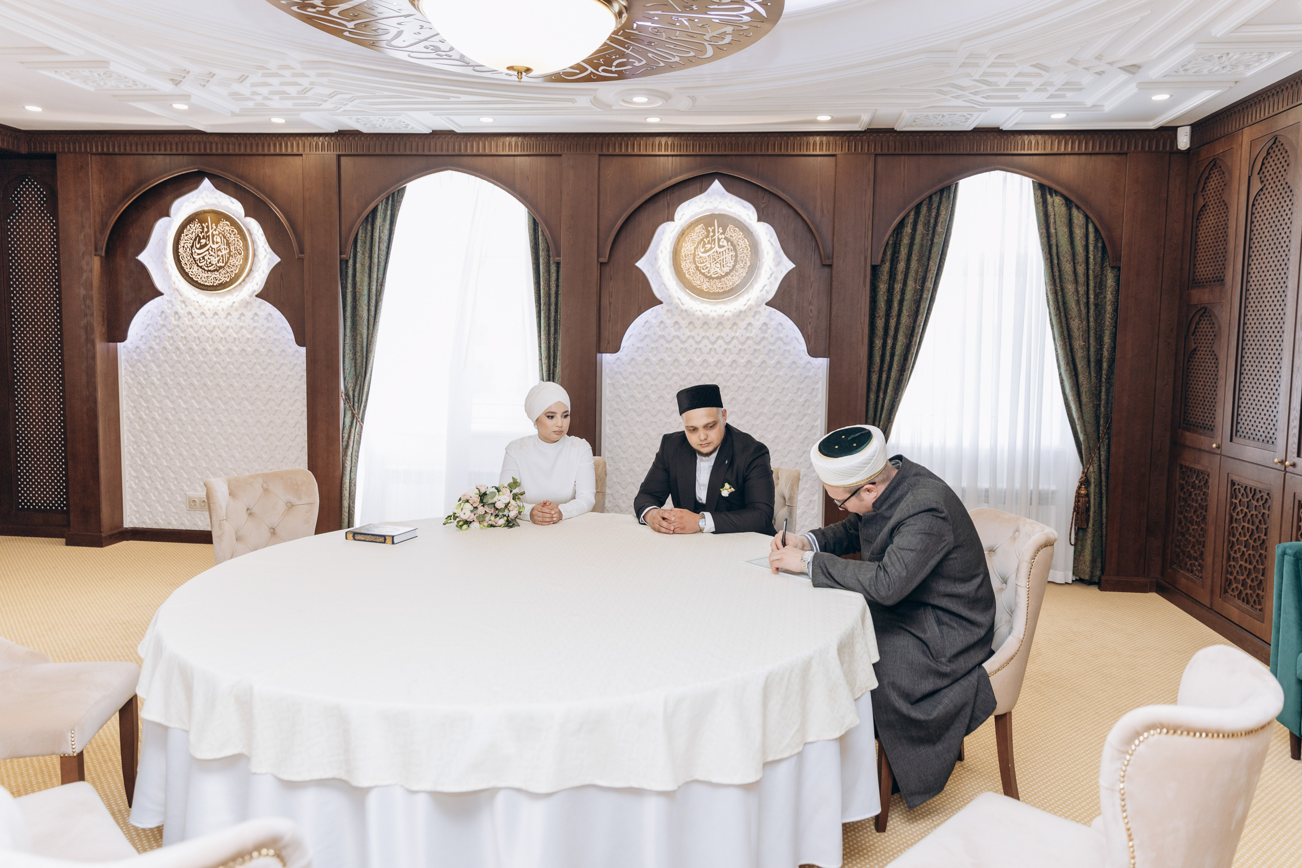 никах в мечети Ахмадзаки,  фотосессия в мечети Ахмадзаки, фотограф на никах Казань Ranas4you, образ невесты на никах, завязывание платка Казань, платье на никах Казань, фотограф на мусульманские свадьбы Ranas4you