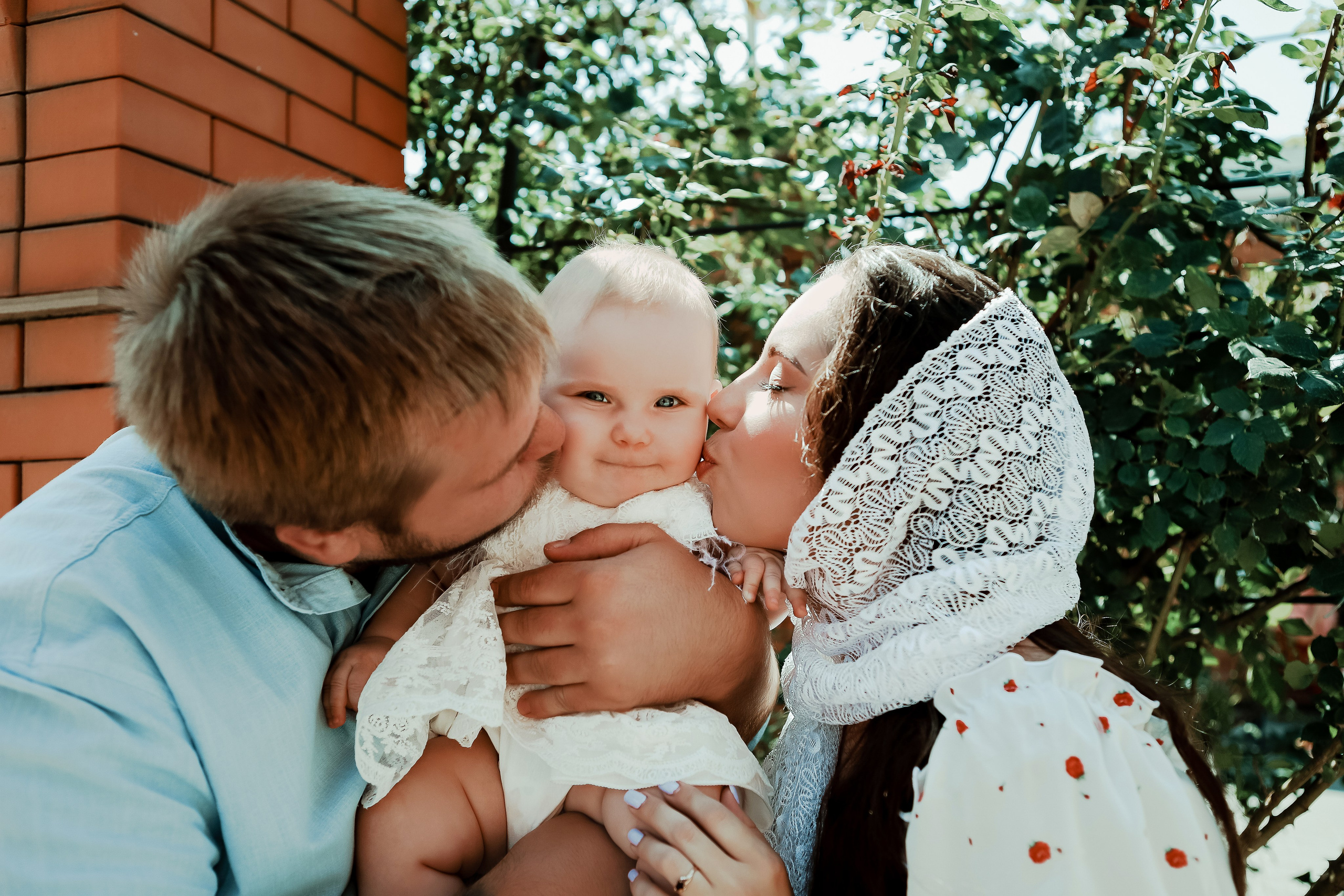 Таинство Крещения Отца и Дочери. Свадебный фотограф Евгения Фролова г. Каменск-Шахтинский, Донецк, Ростов