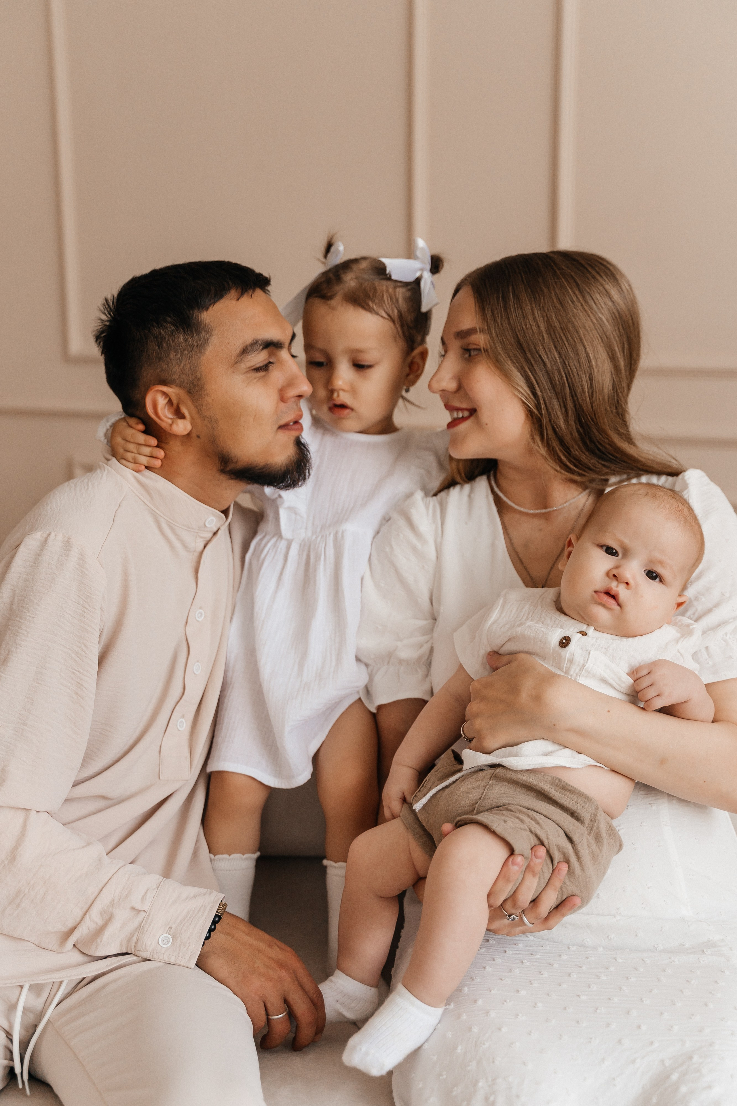 Манук, Настя, Сабрина и Эмин. Волик Мария