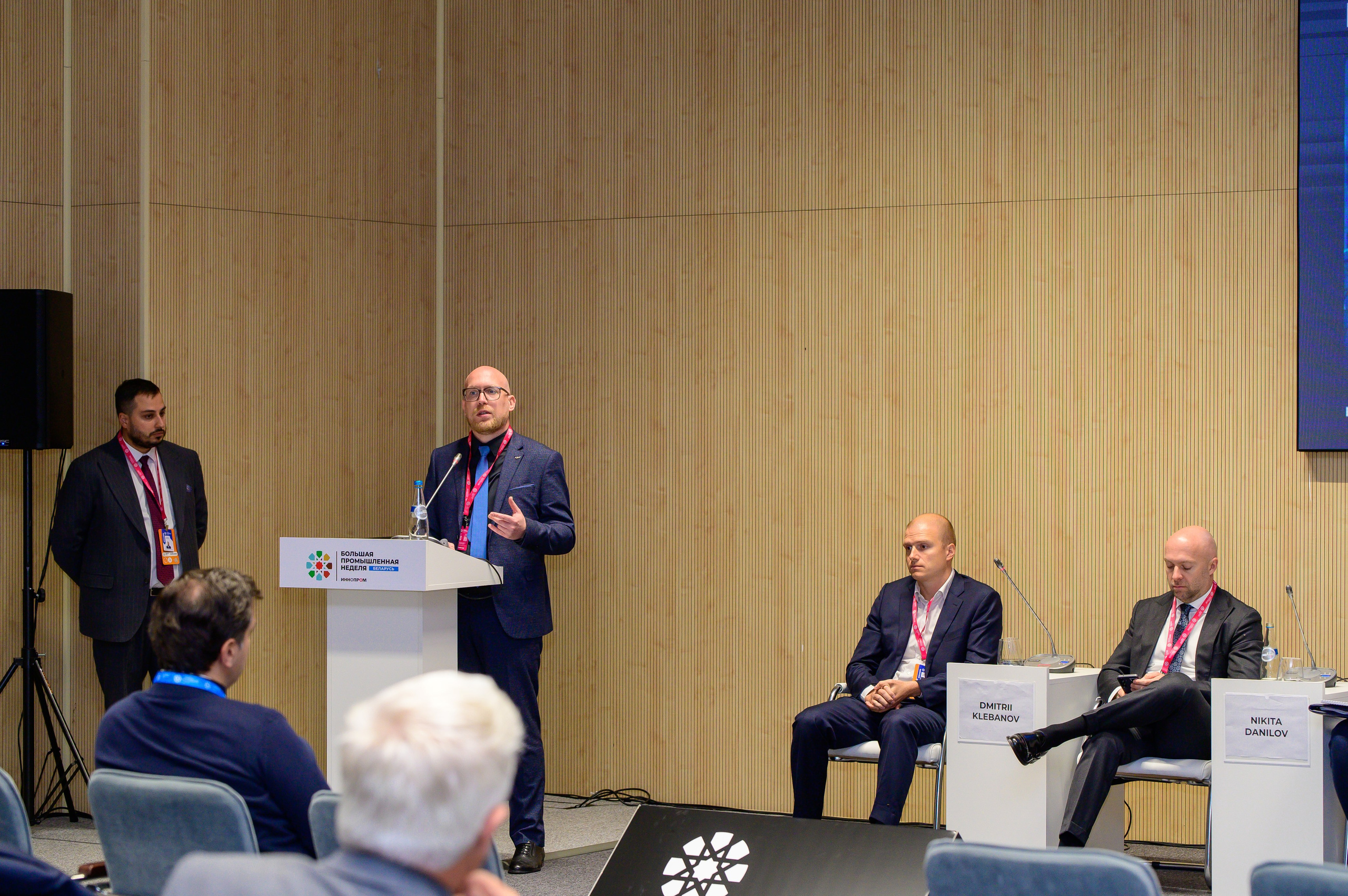 BigindustrialweekBelarus. Фотоуслуги, услуги фотографа, фотографирование важных событий