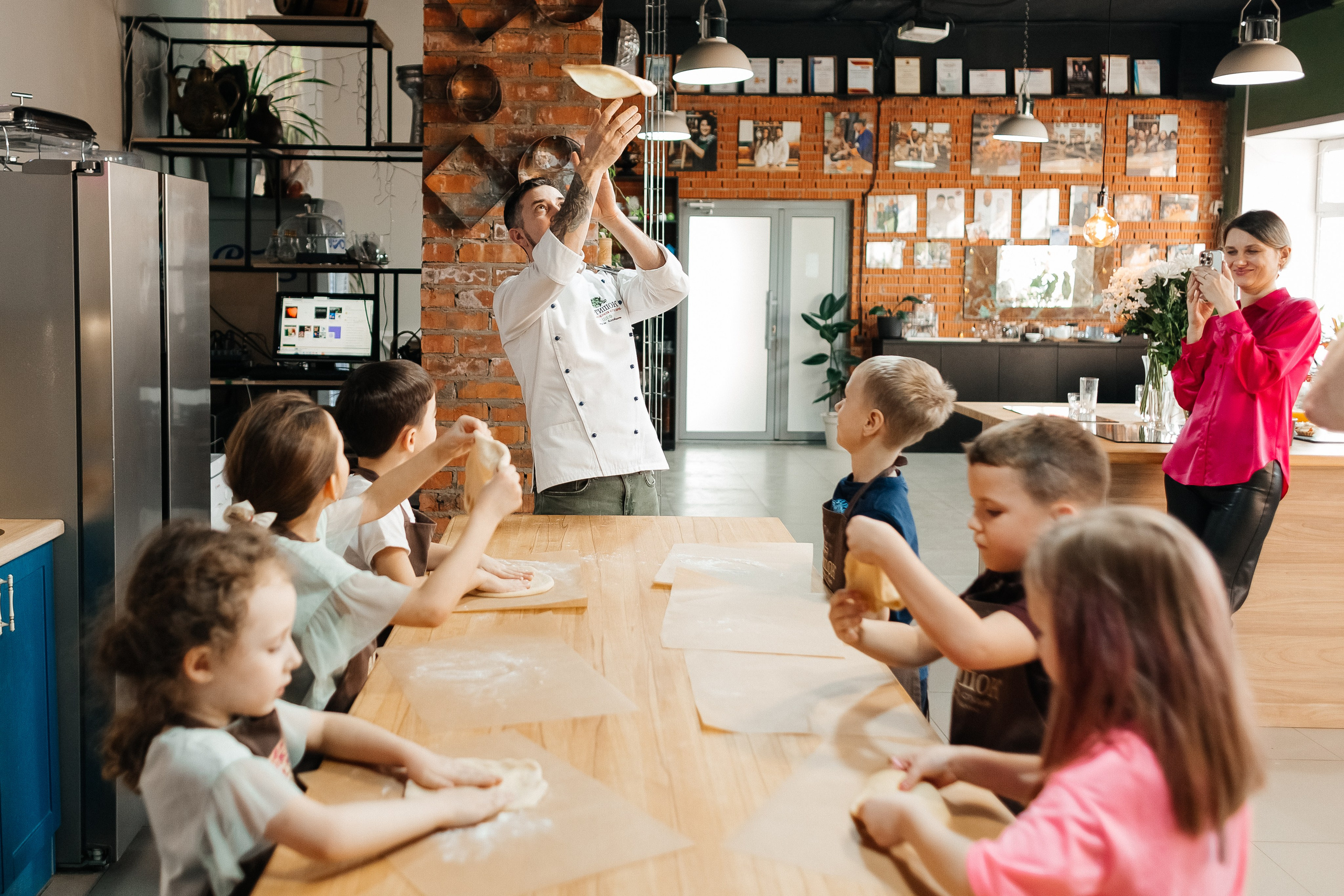 Детский мастер-класс в «АРТиШОК». Фотограф Кемерово | Сергей