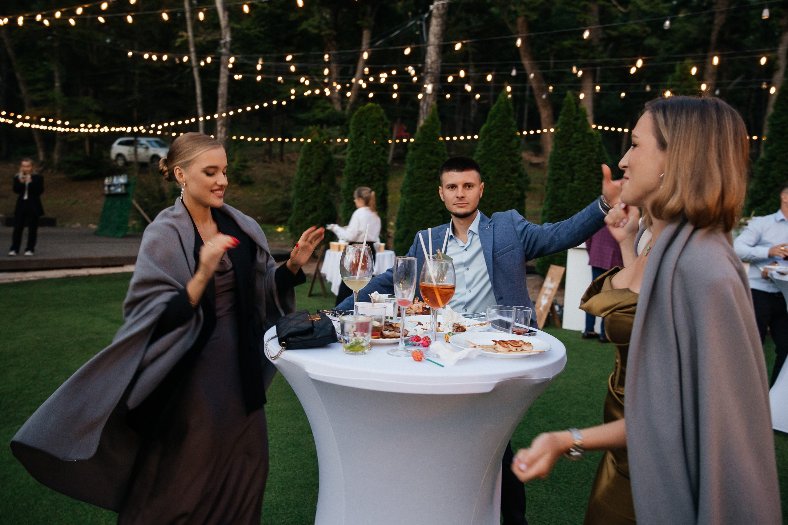 Свадьба на открытом воздухе. Свадебный и семейный фотограф в Москве Олеся Подколзина