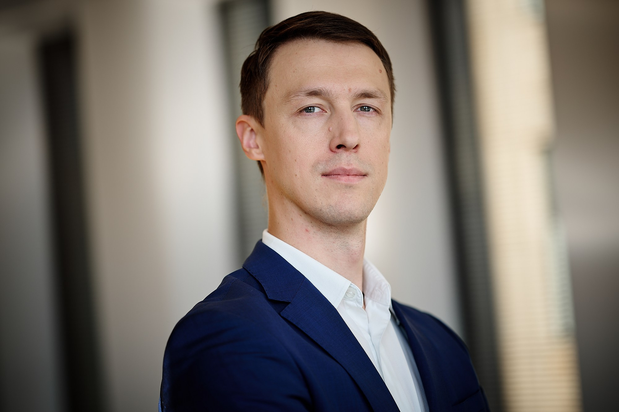 Headshot, портрет в интерьере офиса, командная съёмка, репортажный портрет в рабочей обстановке. Промышленная и репортажная фотография