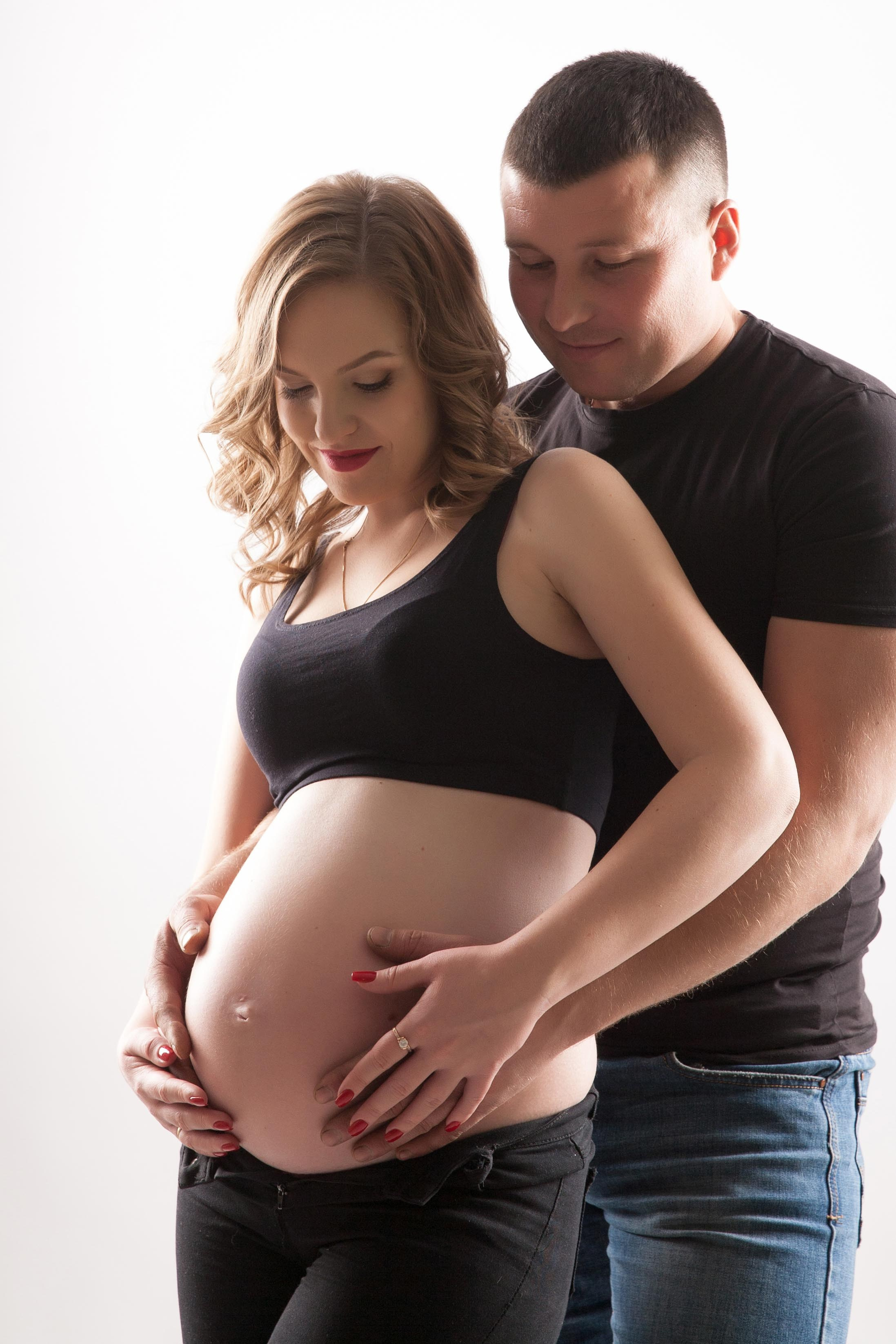 Профессиональная фотосессия беременности. Фотостудия Алматы. Семейная и детская фотостудия Family studio.Фотограф Алматы