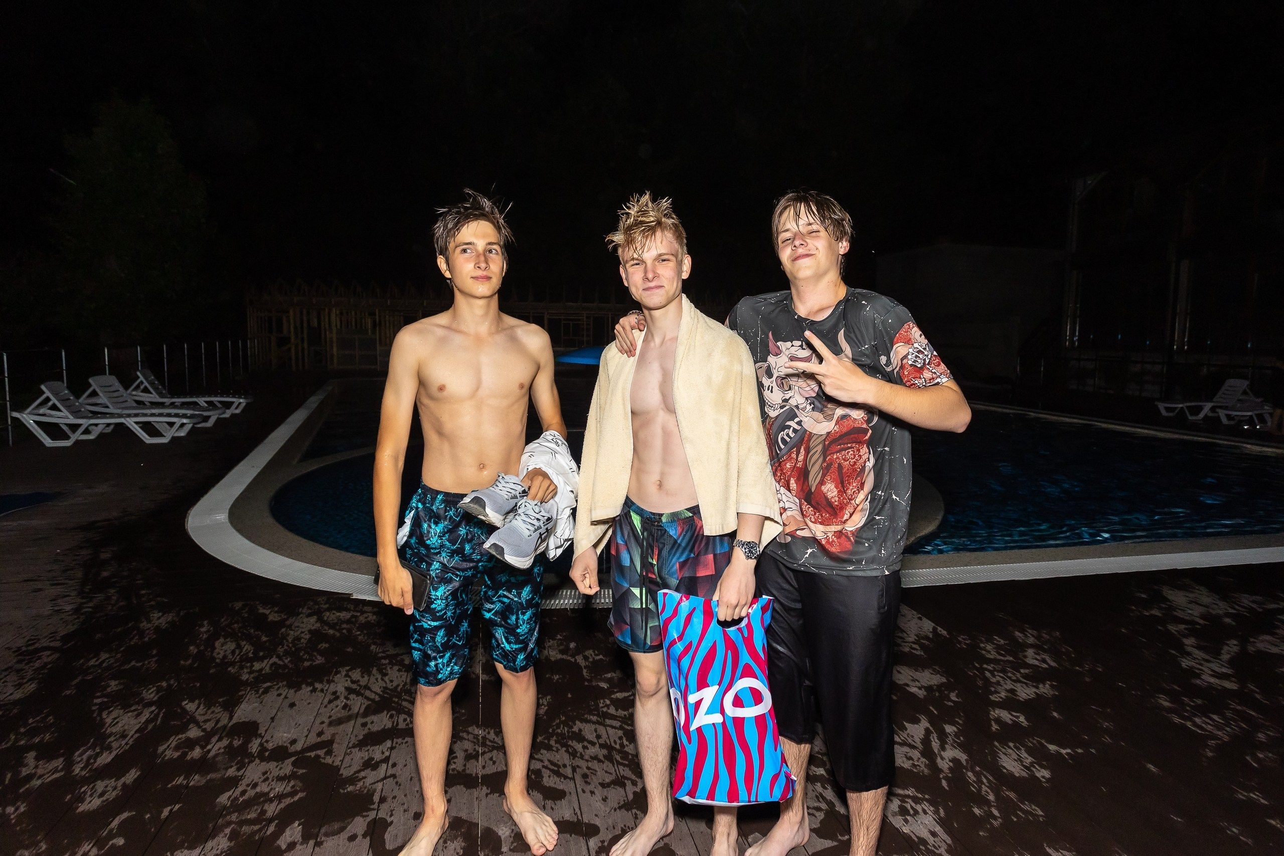 Вручение аттестата и выпускной вечер. Выпускные альбомы Майкоп, Краснодар Елена Золотарева